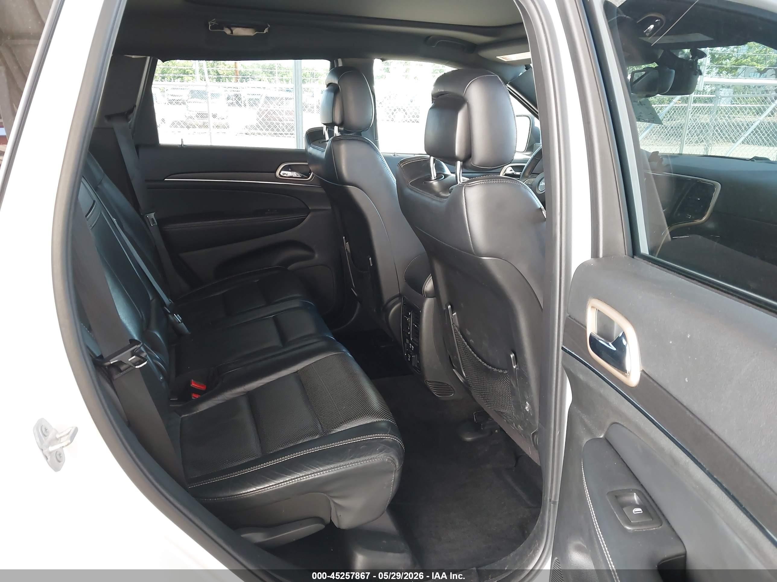 2015 Jeep Grand Cherokee Limited White vin: 1C4RJFBG4FC777192