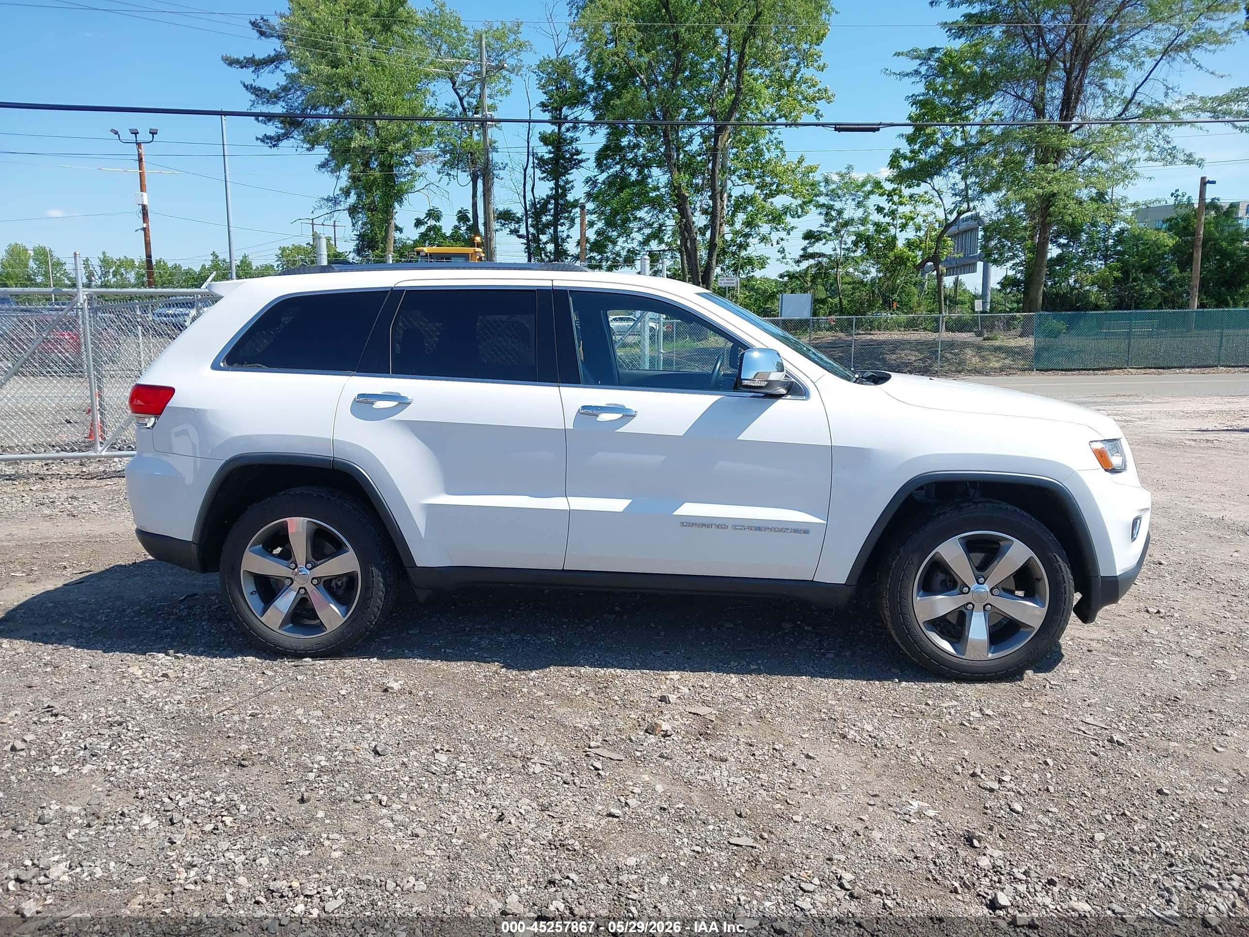 2015 Jeep Grand Cherokee Limited White vin: 1C4RJFBG4FC777192
