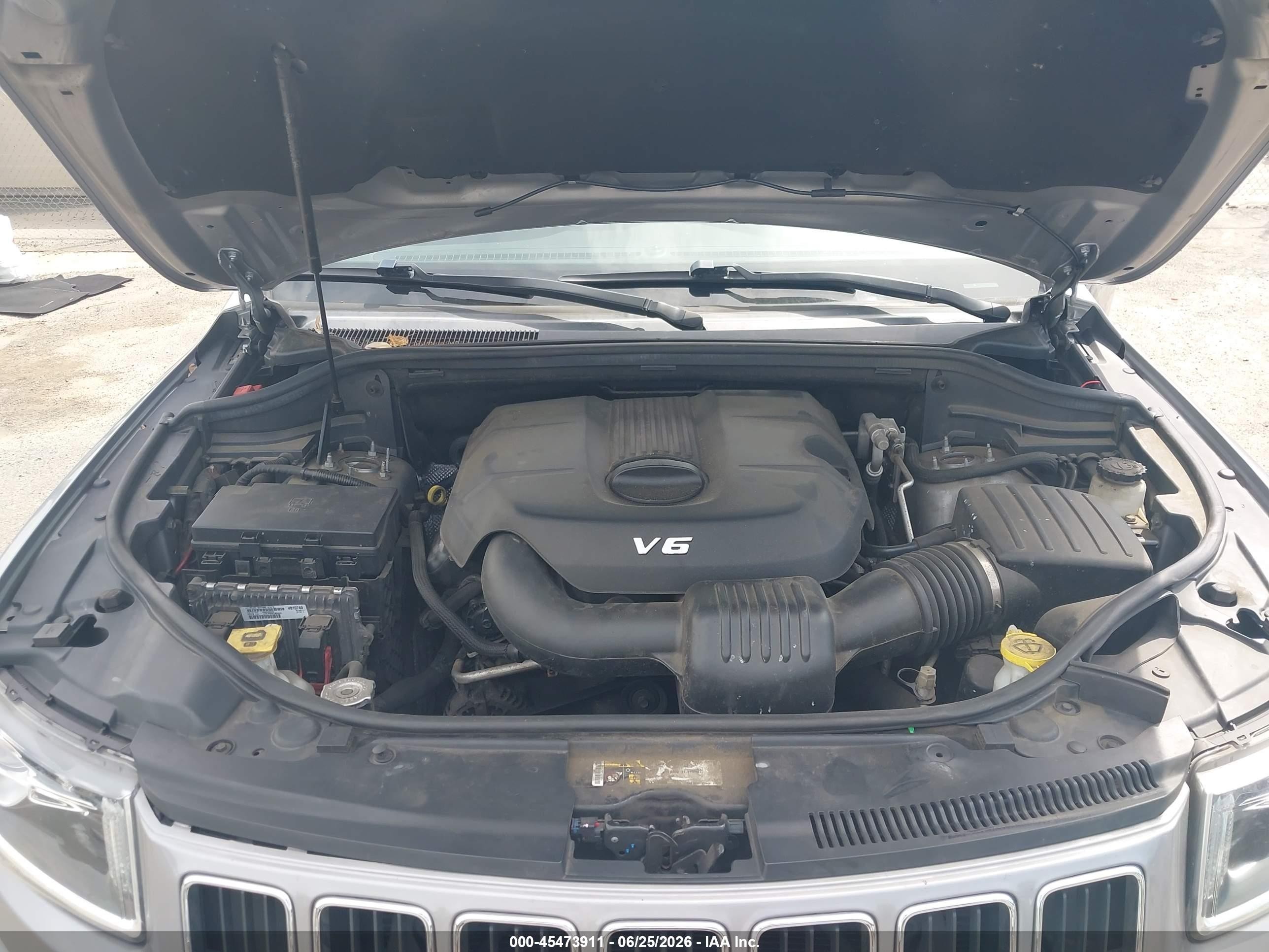 2015 Jeep Grand Cherokee Limited Серебряный vin: 1C4RJFBG4FC859942