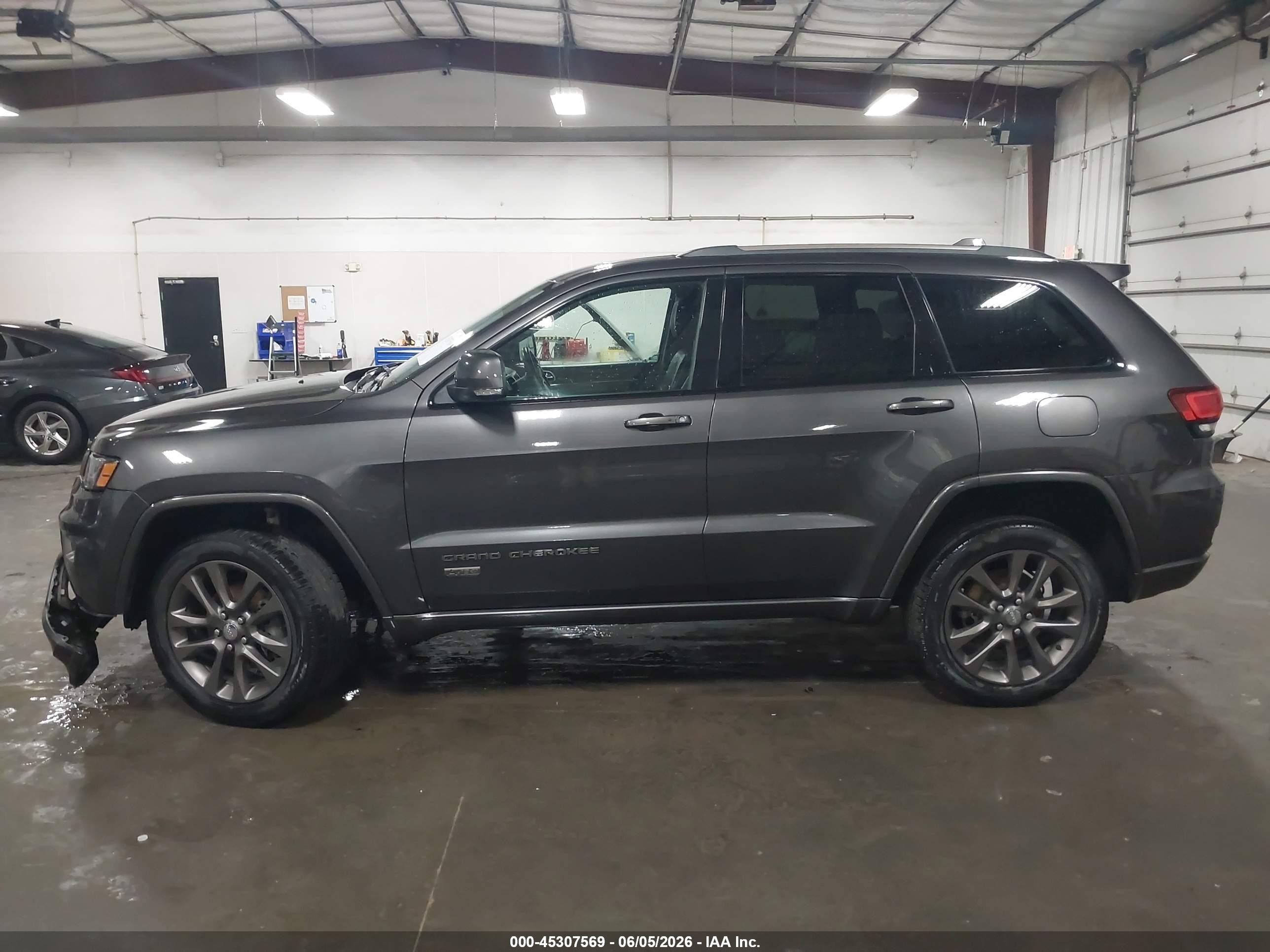 2017 Jeep Grand Cherokee Limited 75th Anniversary Edition 4x4 Gray vin: 1C4RJFBG4HC663356