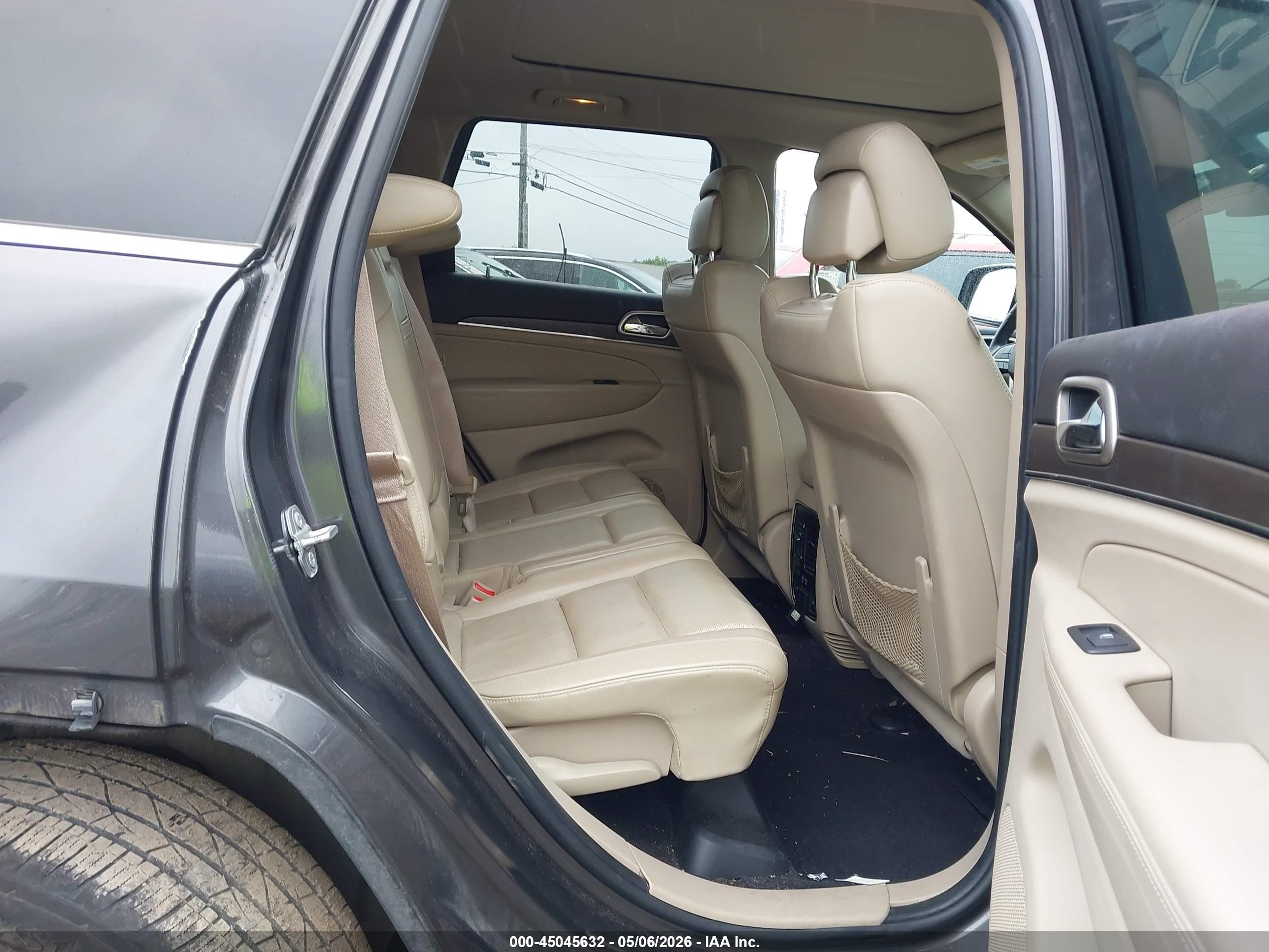 2015 Jeep Grand Cherokee Limited Silver vin: 1C4RJFBG5FC197501