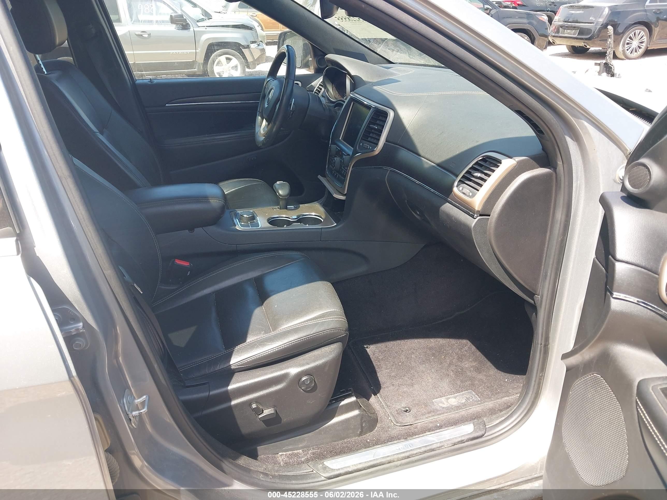 2015 Jeep Grand Cherokee Limited Silver vin: 1C4RJFBG5FC227399