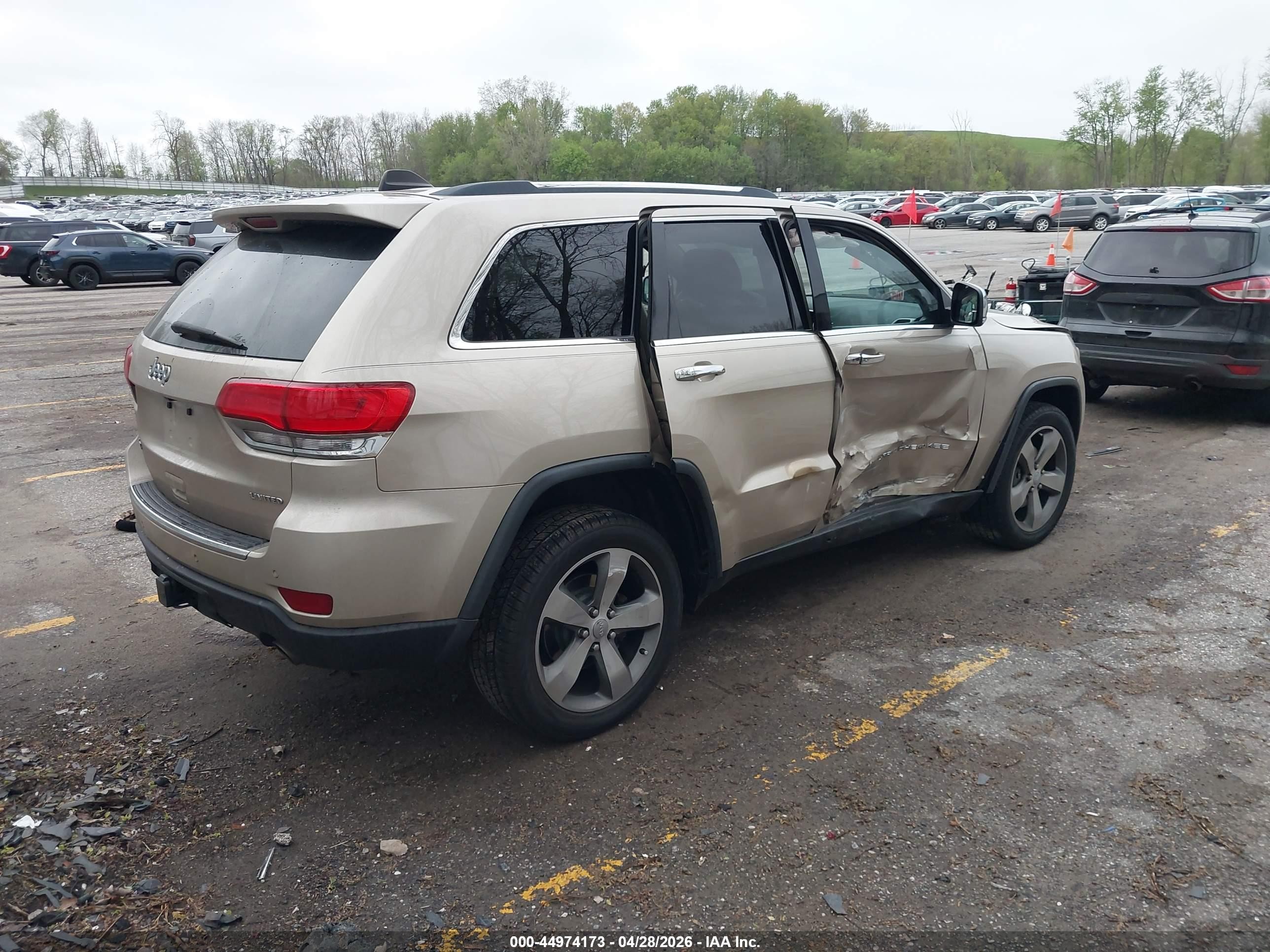 2015 Jeep Grand Cherokee Limited Beige vin: 1C4RJFBG5FC604961