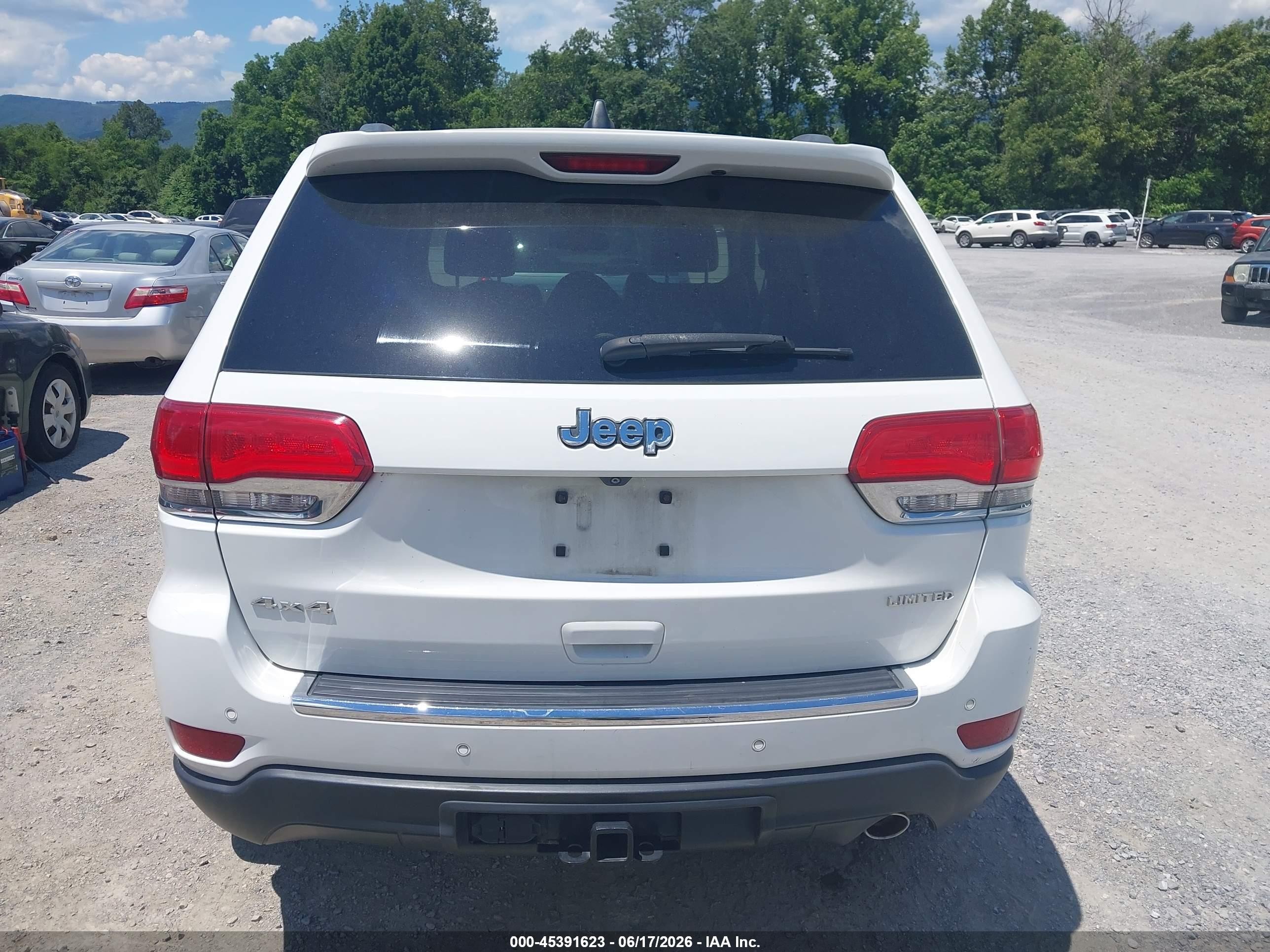2015 Jeep Grand Cherokee Limited White vin: 1C4RJFBG5FC632565