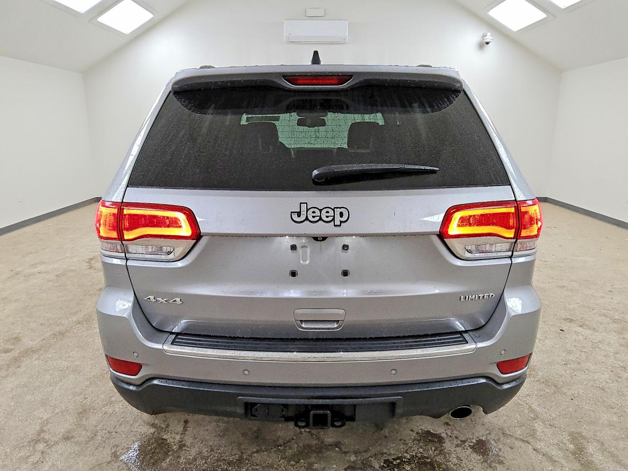 2015 Jeep Grand Cherokee Limited Серебряный vin: 1C4RJFBG6FC110611