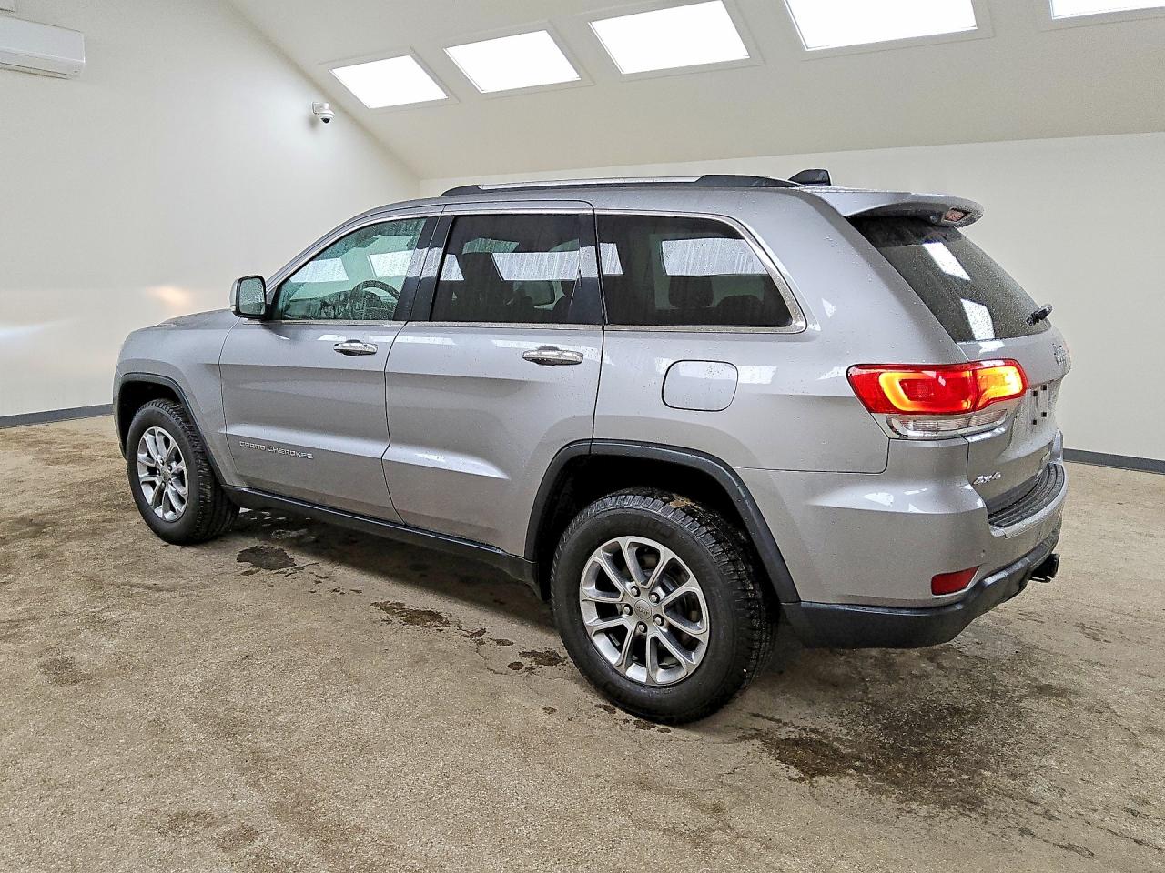 2015 Jeep Grand Cherokee Limited Серебряный vin: 1C4RJFBG6FC110611