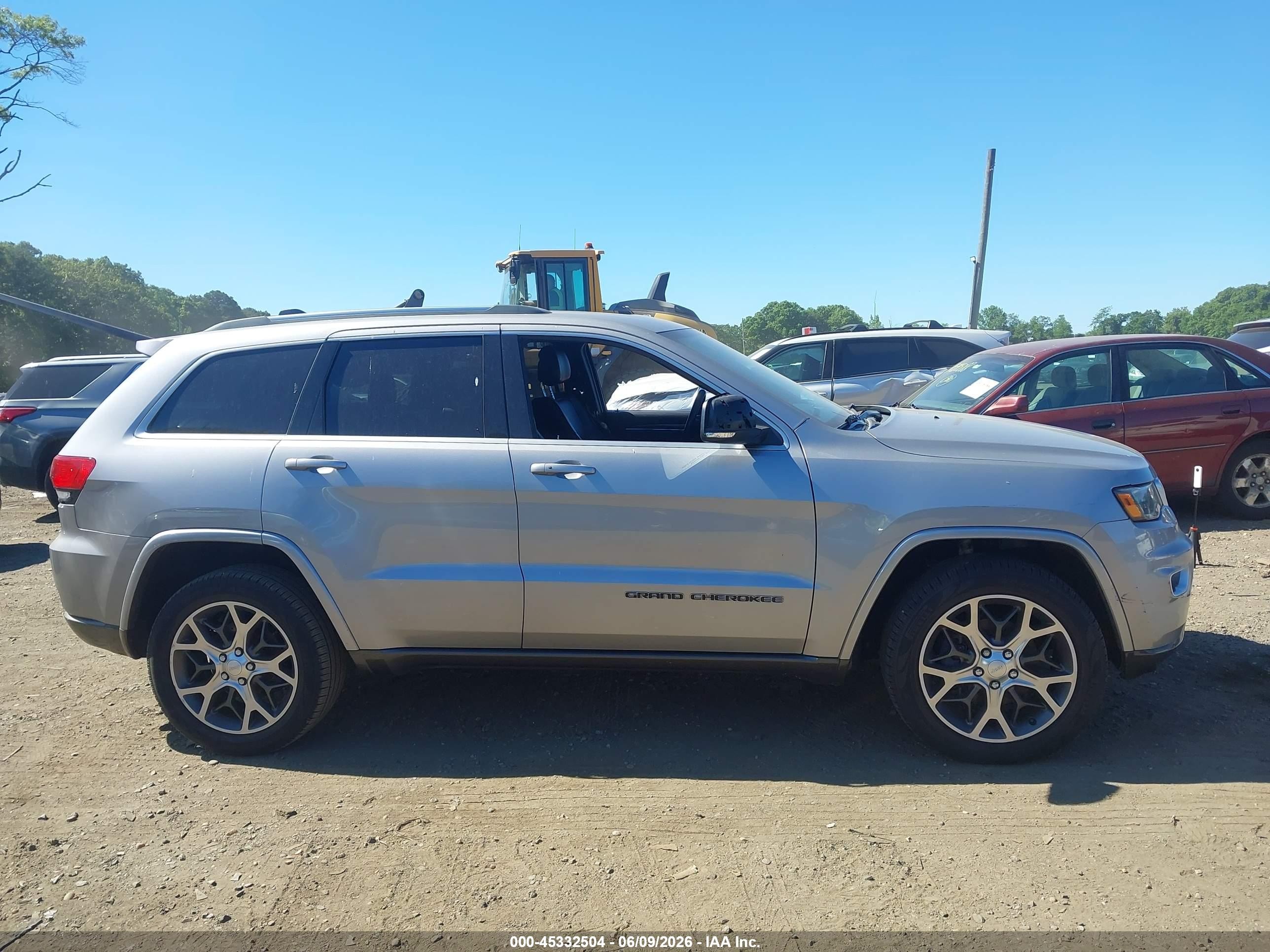 2018 Jeep Grand Cherokee Sterling Edition 4x4 Silver vin: 1C4RJFBG6JC263532