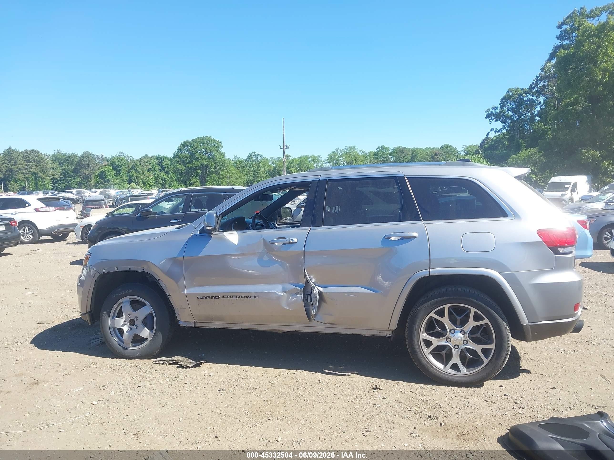 2018 Jeep Grand Cherokee Sterling Edition 4x4 Silver vin: 1C4RJFBG6JC263532