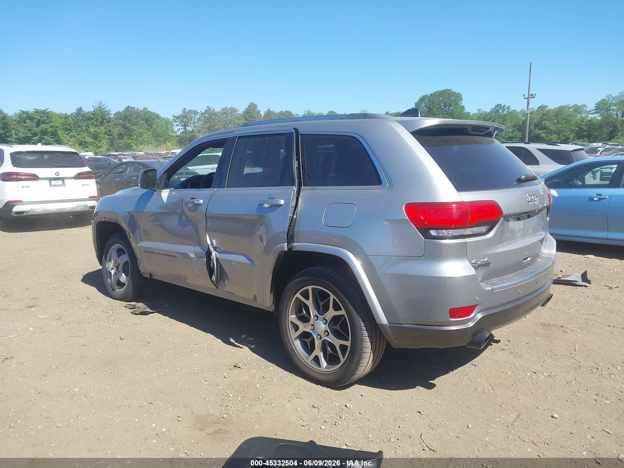 2018 Jeep Grand Cherokee Sterling Edition 4x4 Silver vin: 1C4RJFBG6JC263532