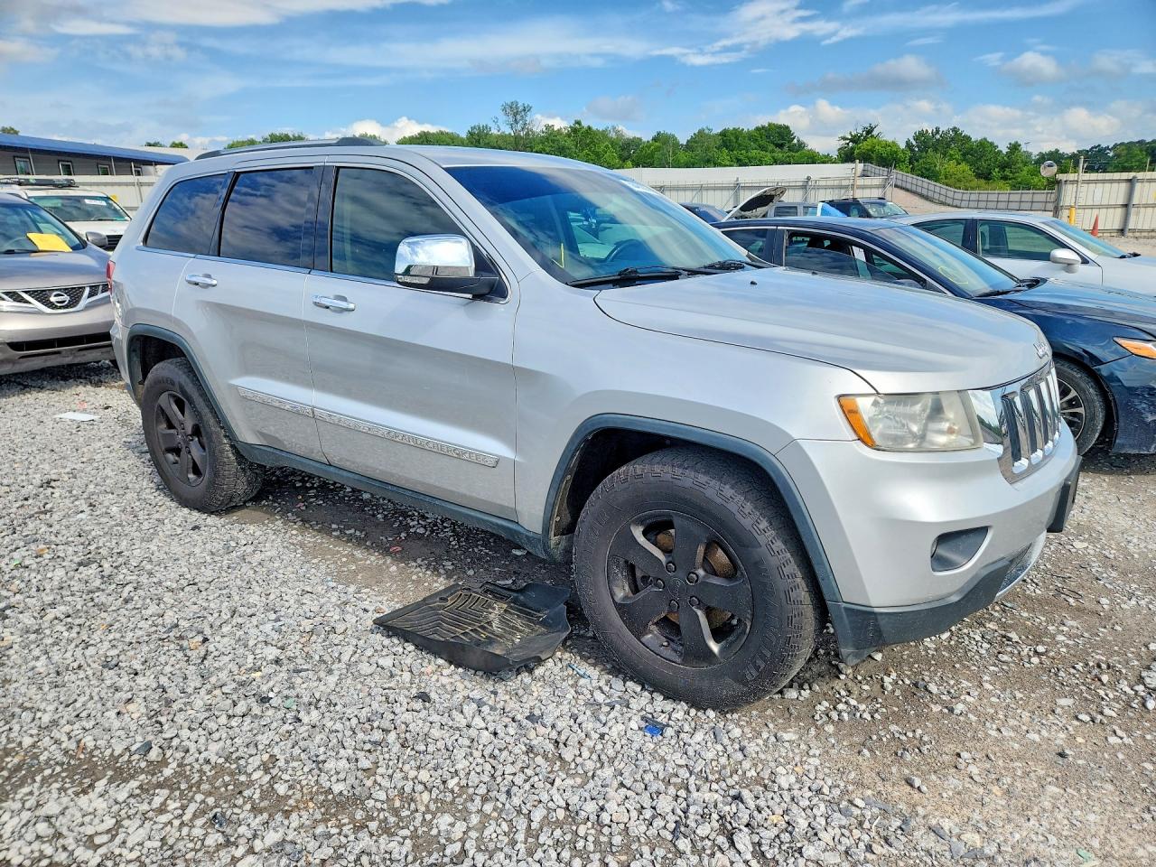 2013 Jeep Grand Cherokee Limited Silver vin: 1C4RJFBG7DC585584