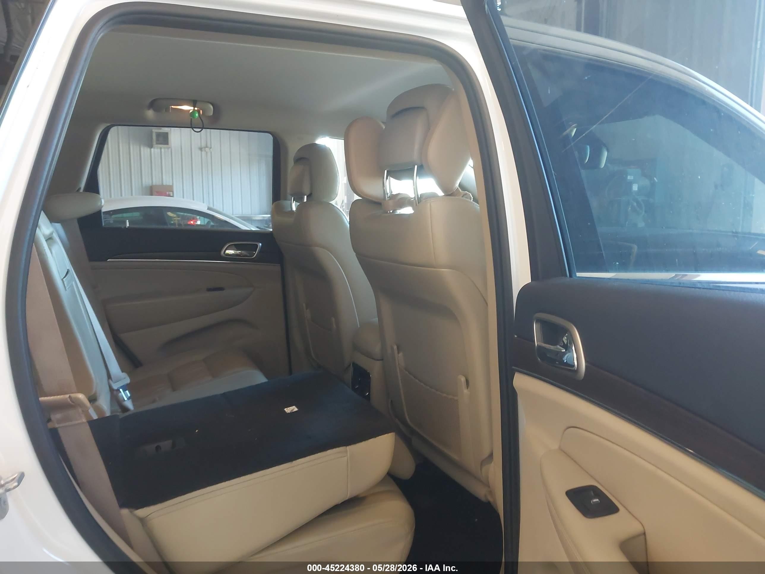 2015 Jeep Grand Cherokee Limited White vin: 1C4RJFBG7FC104025