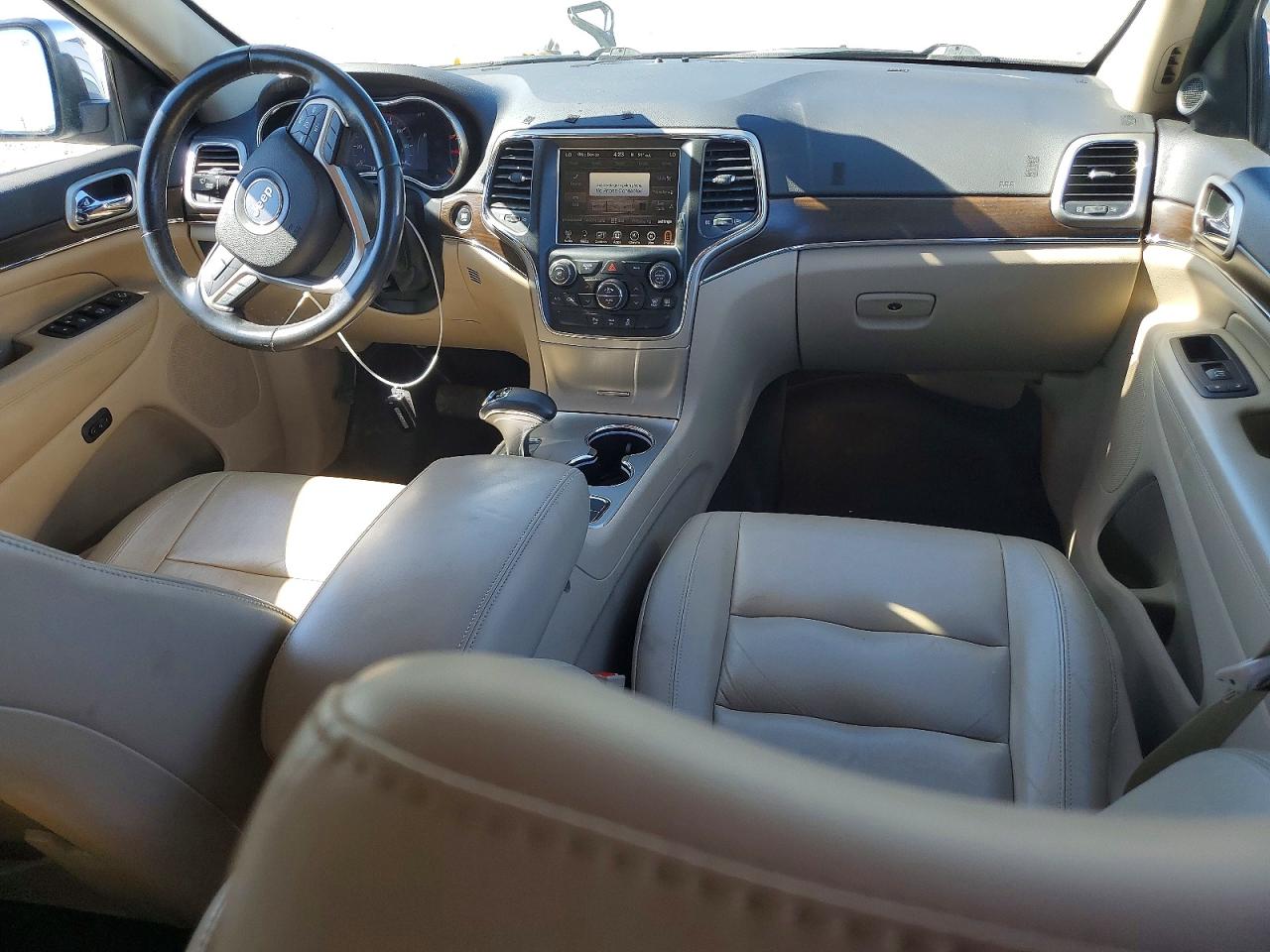 2015 Jeep Grand Cherokee Silver vin: 1C4RJFBG7FC778322