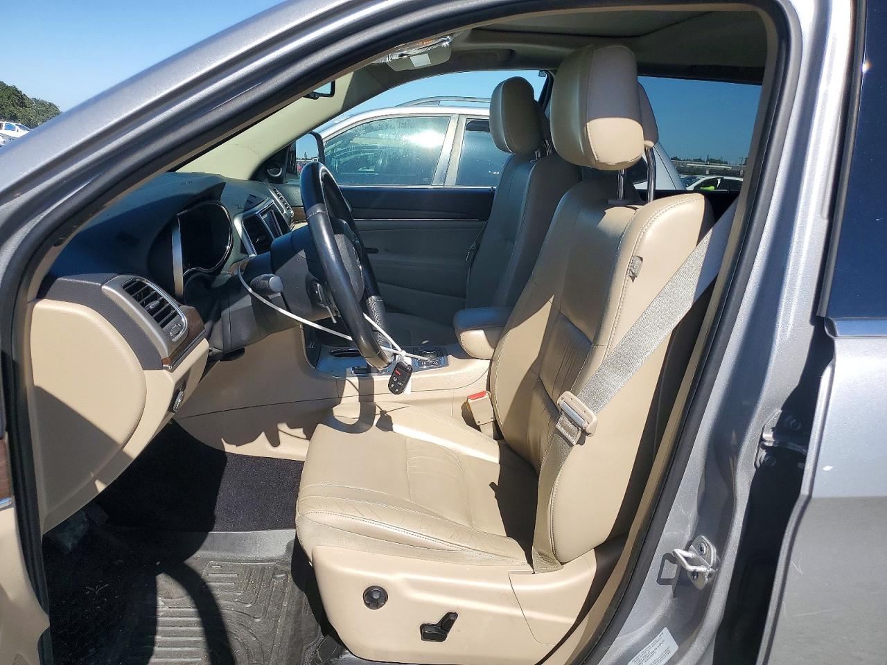 2015 Jeep Grand Cherokee Silver vin: 1C4RJFBG7FC778322