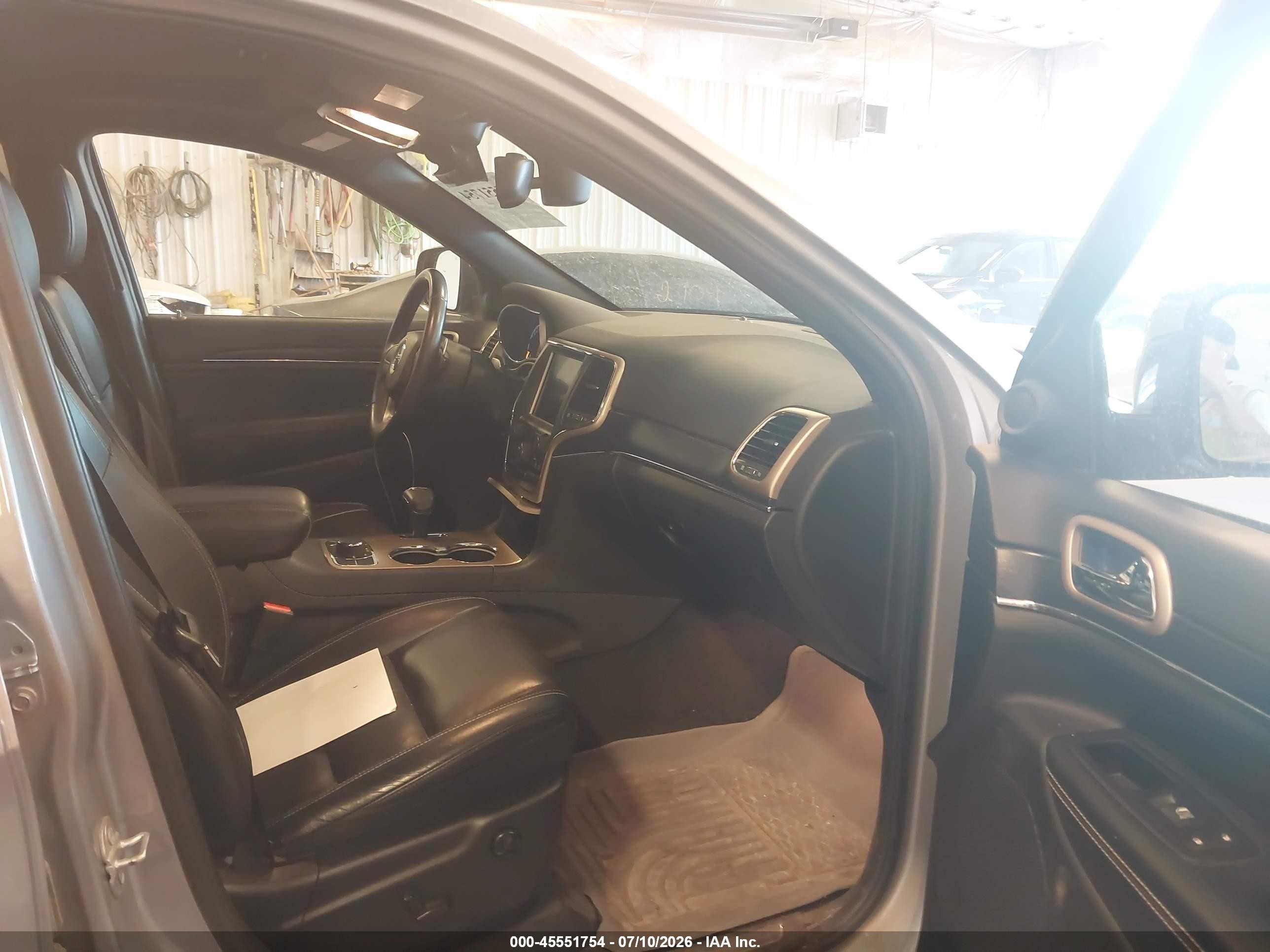 2015 Jeep Grand Cherokee Limited Серебряный vin: 1C4RJFBG7FC822108