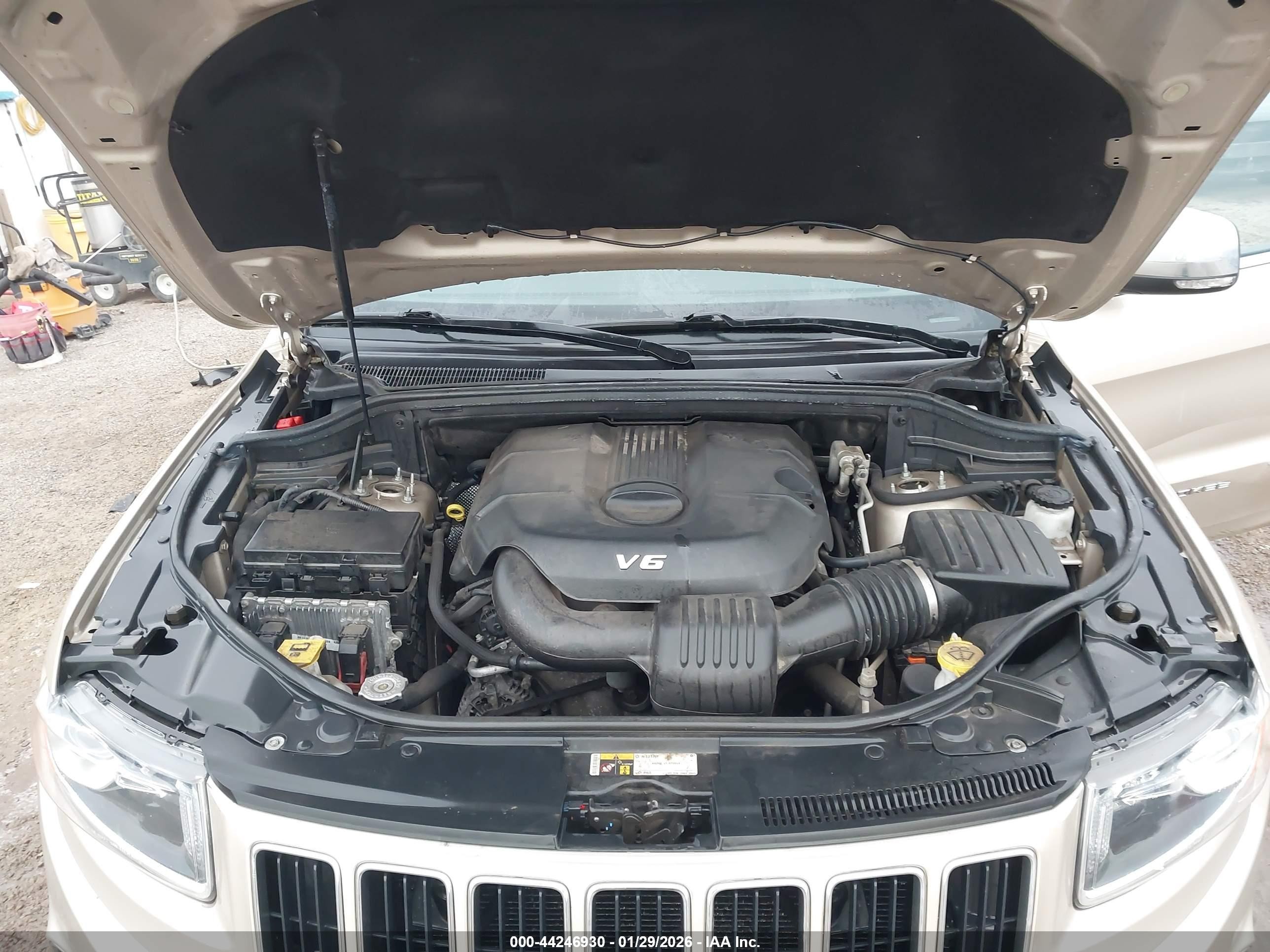 2015 Jeep Grand Cherokee Limited Champagne vin: 1C4RJFBG7FC838843