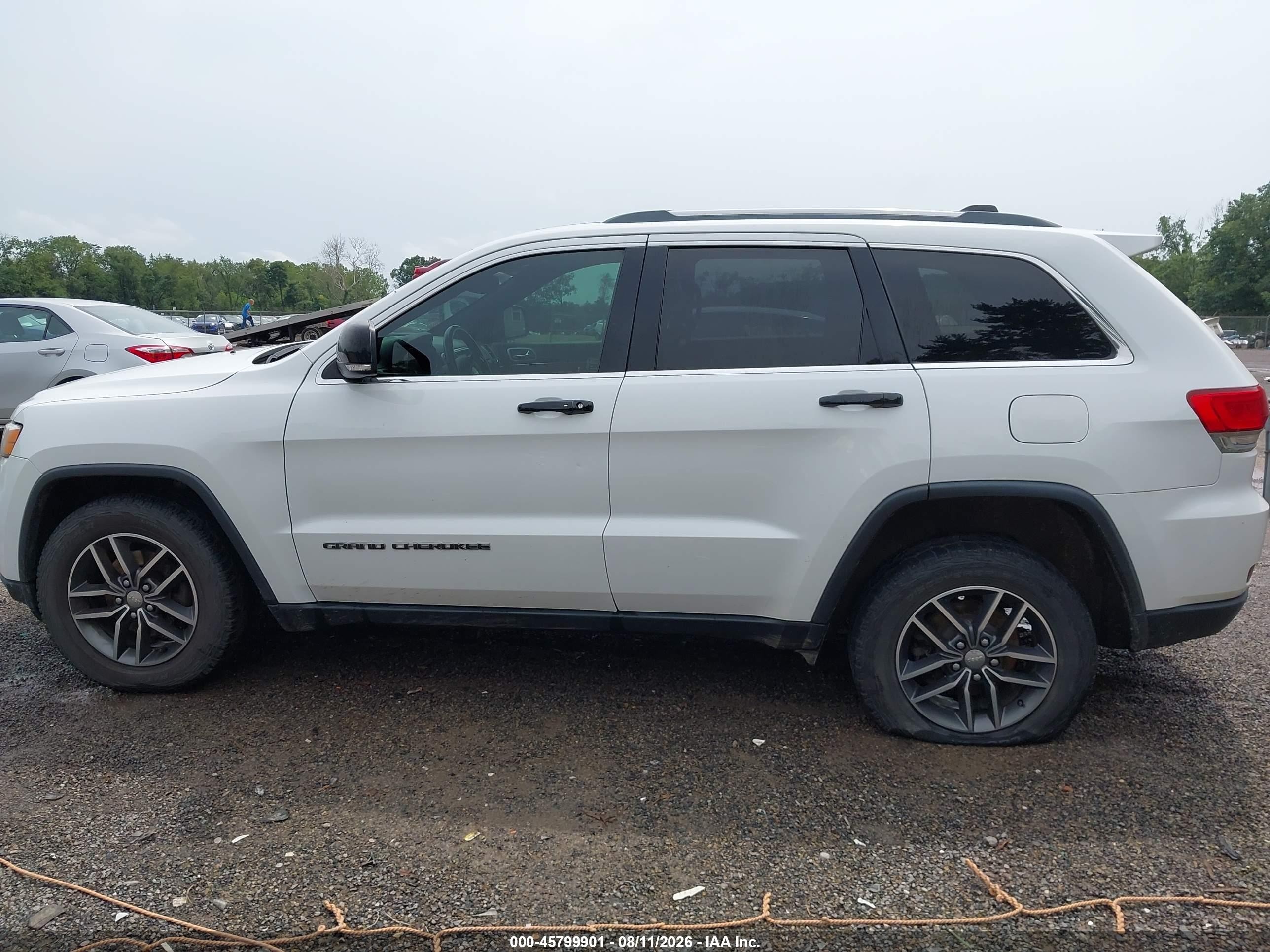 2018 Jeep Grand Cherokee Limited 4x4 White vin: 1C4RJFBG7JC388104
