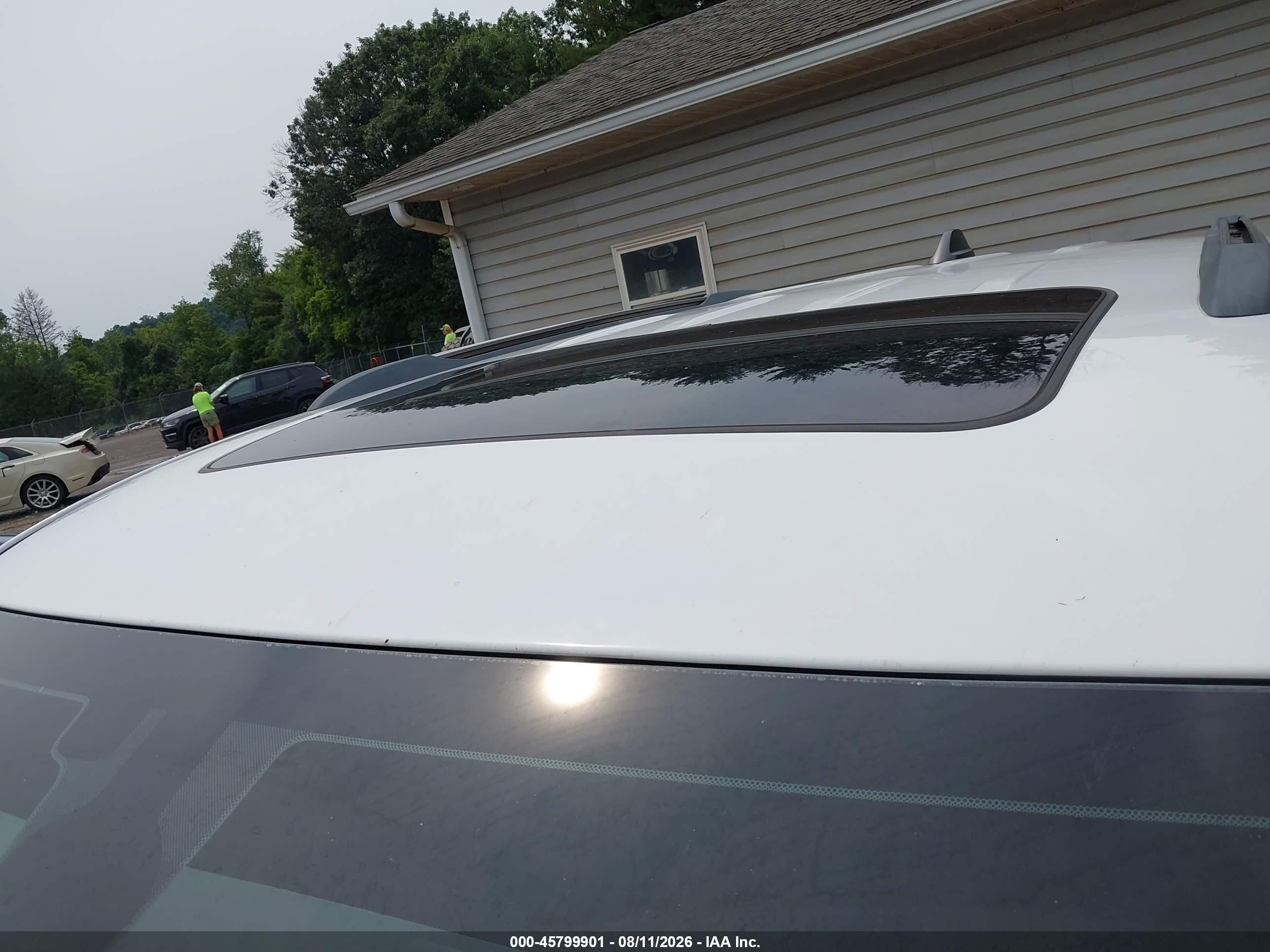 2018 Jeep Grand Cherokee Limited 4x4 White vin: 1C4RJFBG7JC388104