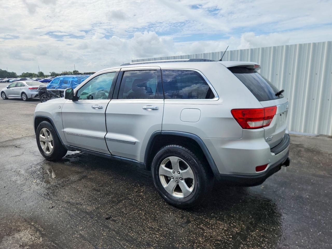 2013 Jeep Grand Cherokee Limited Silver vin: 1C4RJFBG8DC633318