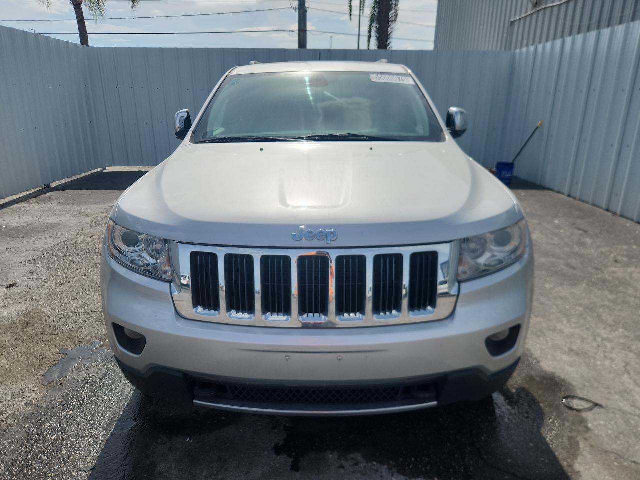 2013 Jeep Grand Cherokee Limited Silver vin: 1C4RJFBG8DC633318 Damage: Hood, Chipped, 3