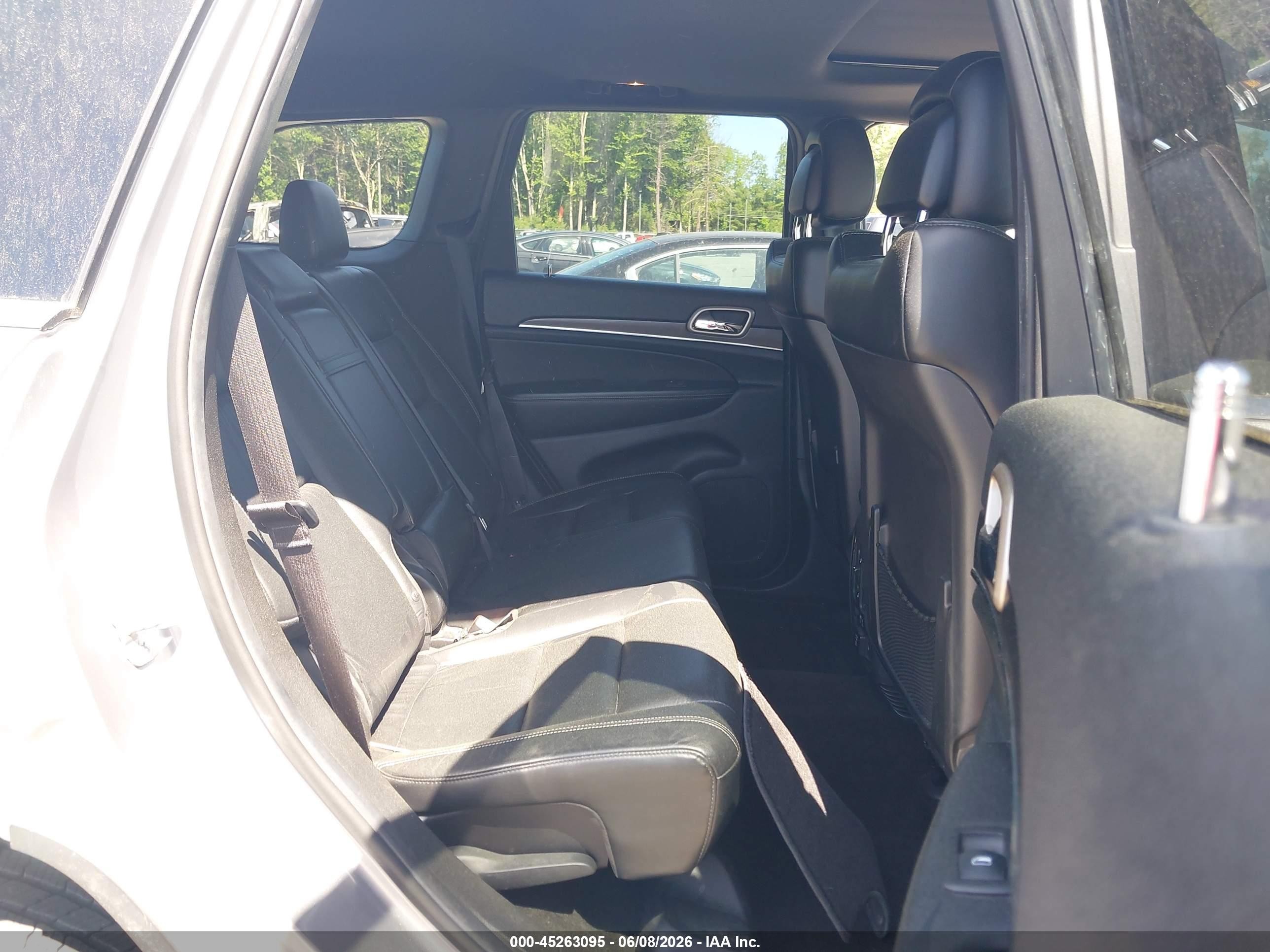 2014 Jeep Grand Cherokee Limited Silver vin: 1C4RJFBG8EC320948