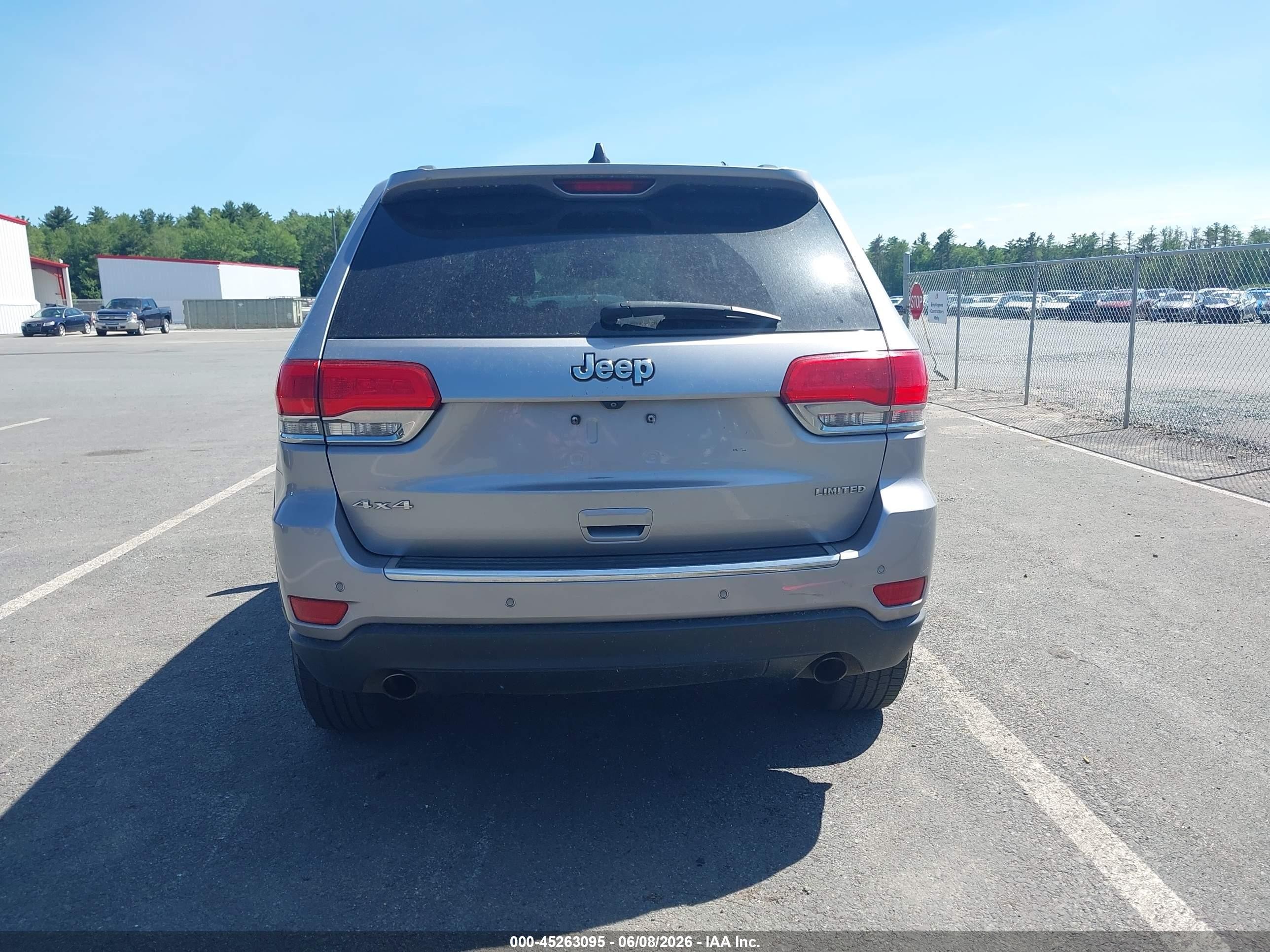 2014 Jeep Grand Cherokee Limited Silver vin: 1C4RJFBG8EC320948