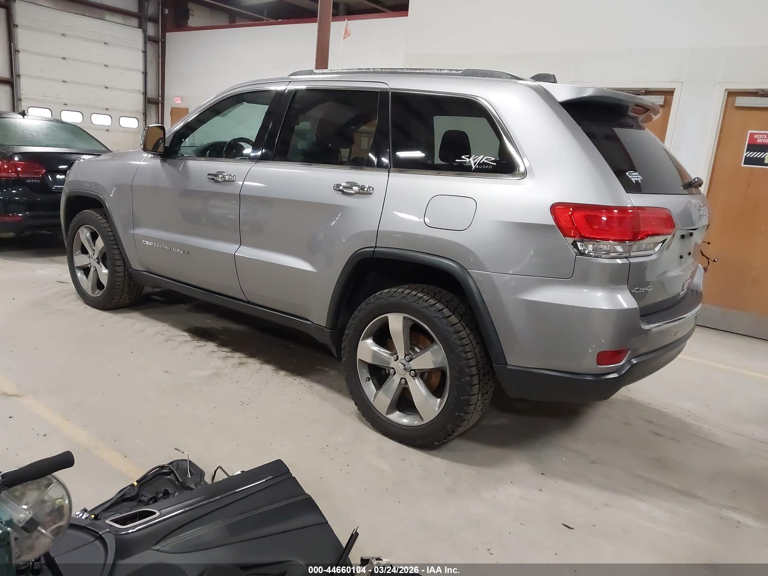 2015 Jeep Grand Cherokee Limited Silver vin: 1C4RJFBG8FC197556