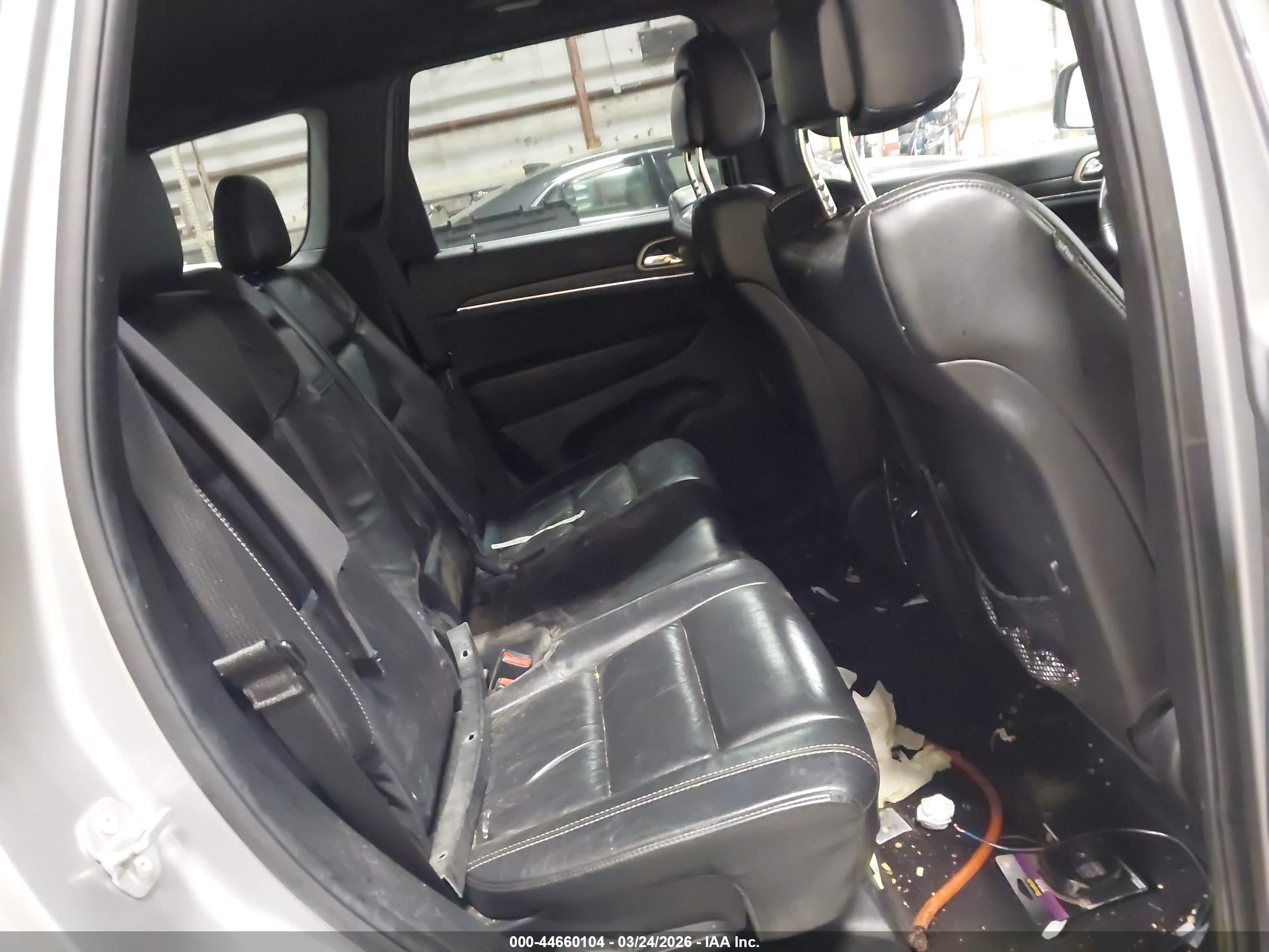 2015 Jeep Grand Cherokee Limited Silver vin: 1C4RJFBG8FC197556