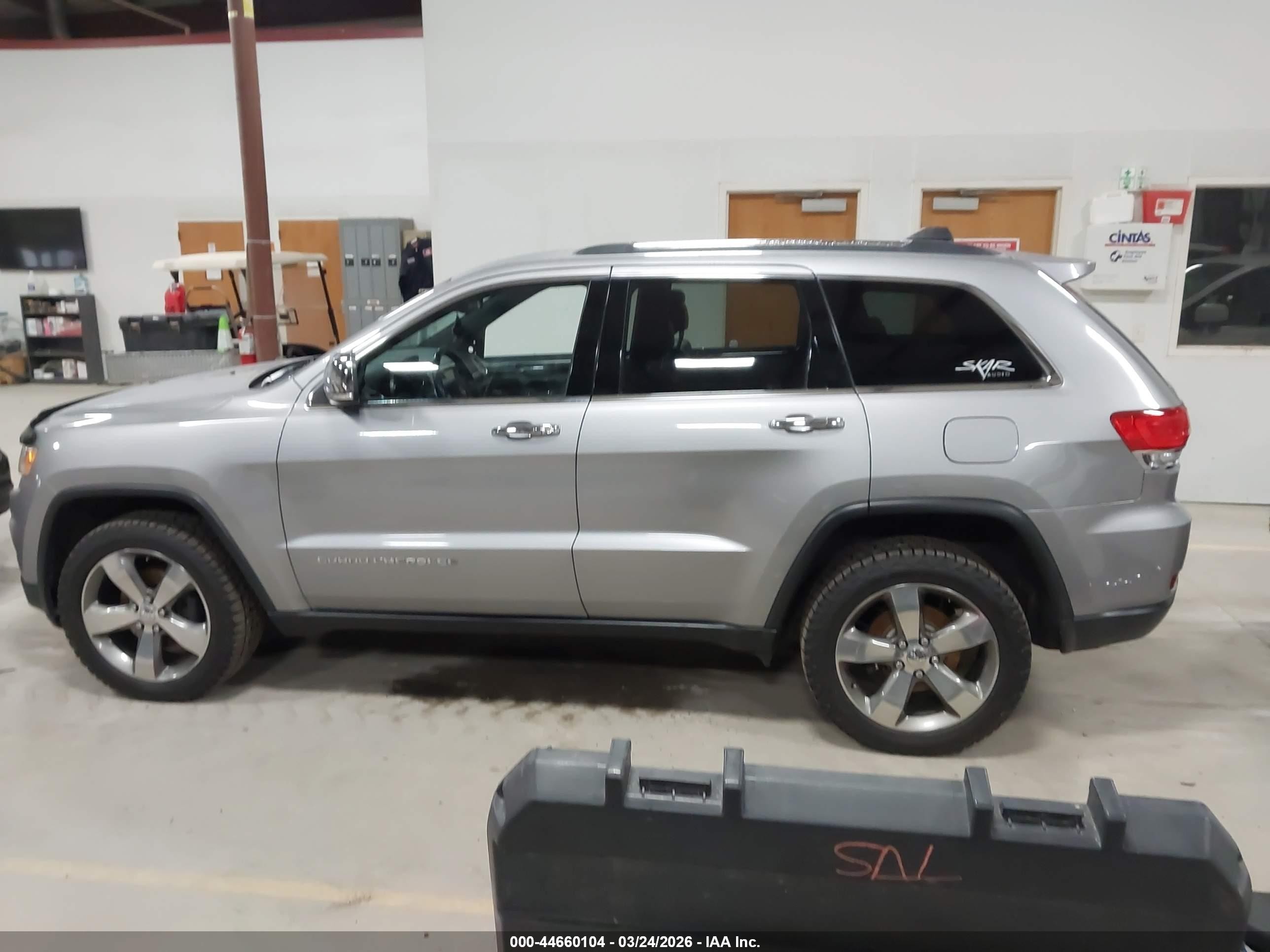 2015 Jeep Grand Cherokee Limited Silver vin: 1C4RJFBG8FC197556