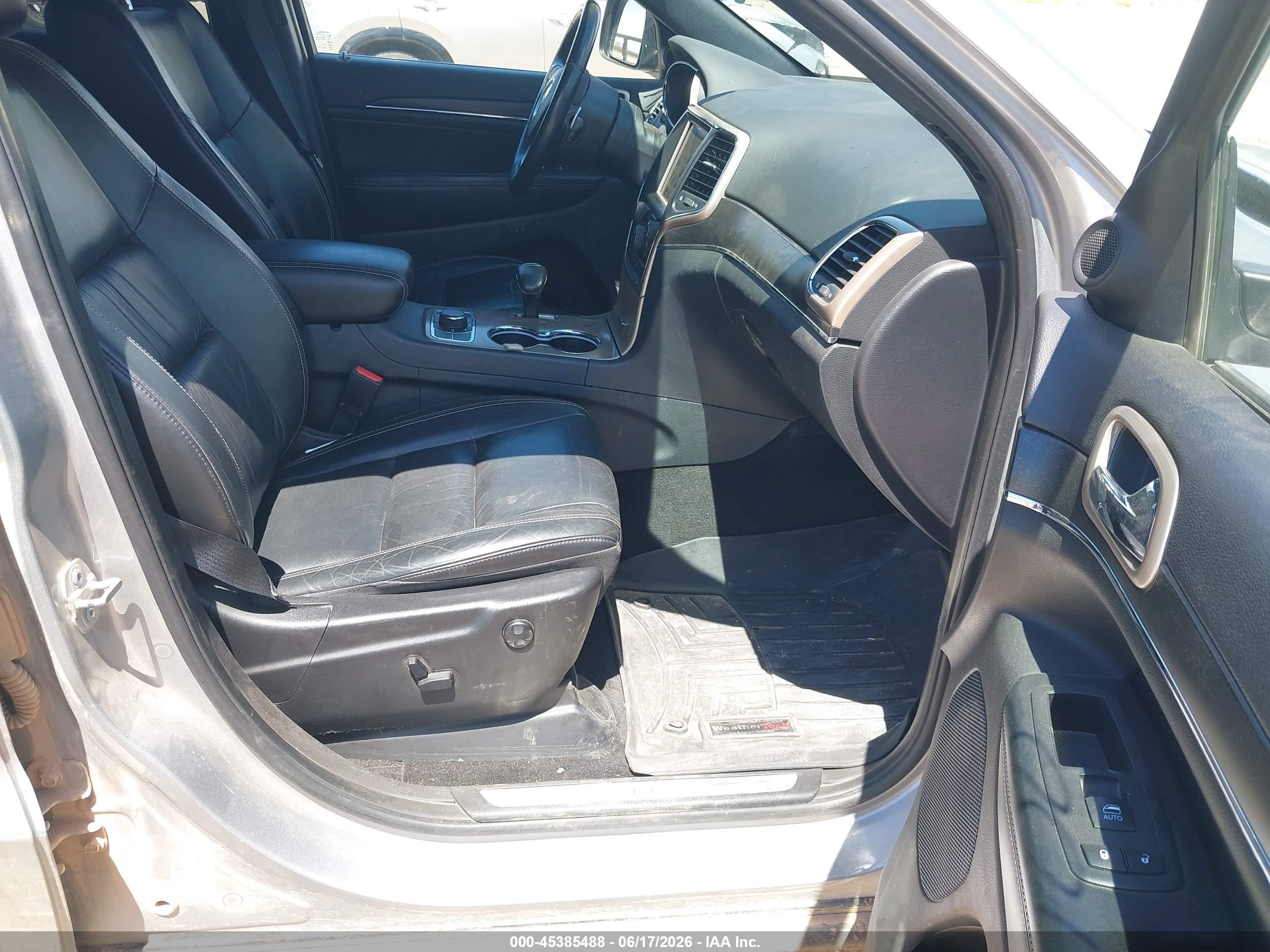 2015 Jeep Grand Cherokee Limited Silver vin: 1C4RJFBG8FC865792
