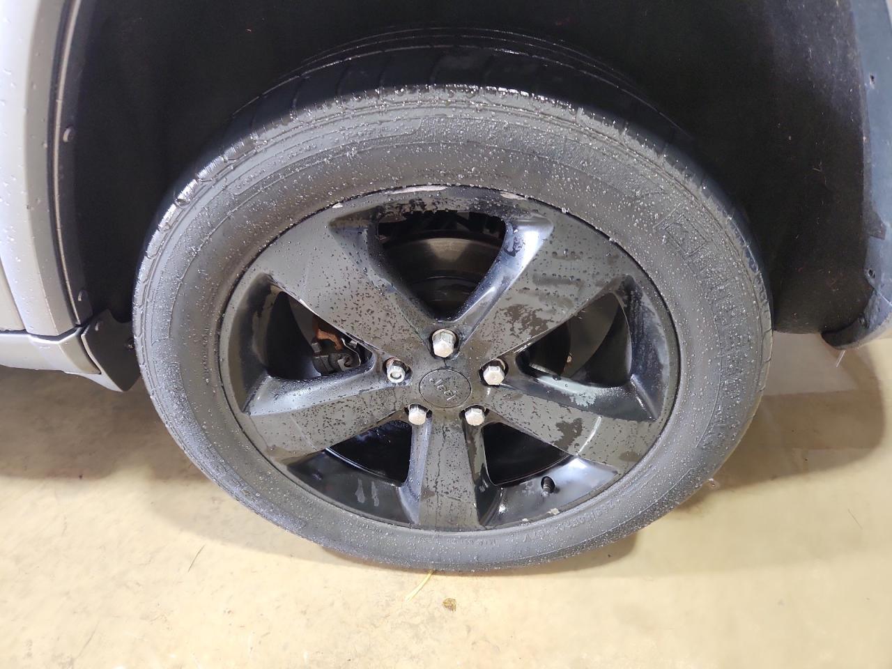 2014 Jeep Grand Cherokee Limited Gray vin: 1C4RJFBG9EC375683 Damage: Left Rear Wheel, Curb Rash, 7 To 8 Inches