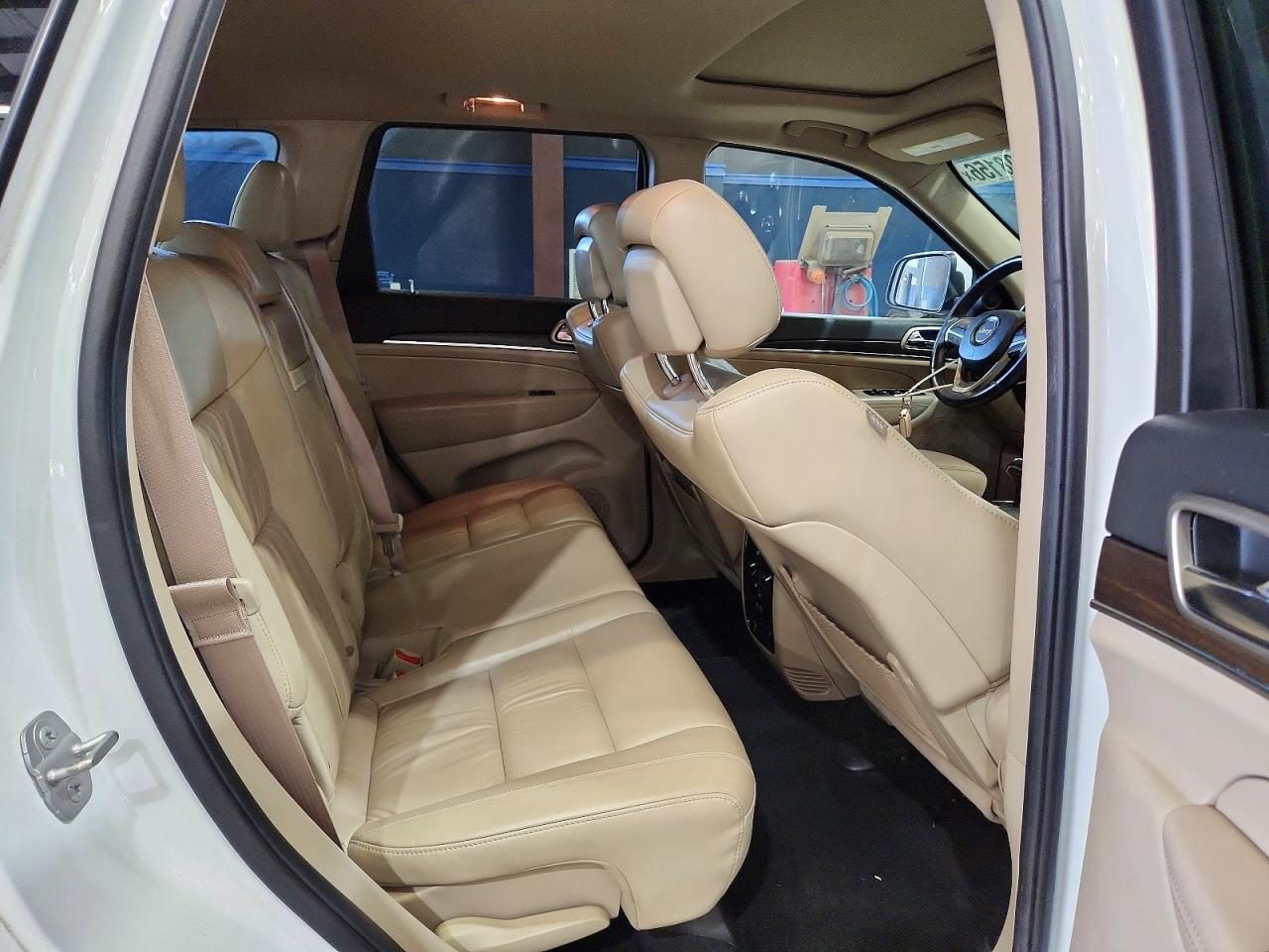 2014 Jeep Grand Cherokee Limited White vin: 1C4RJFBG9EC546822