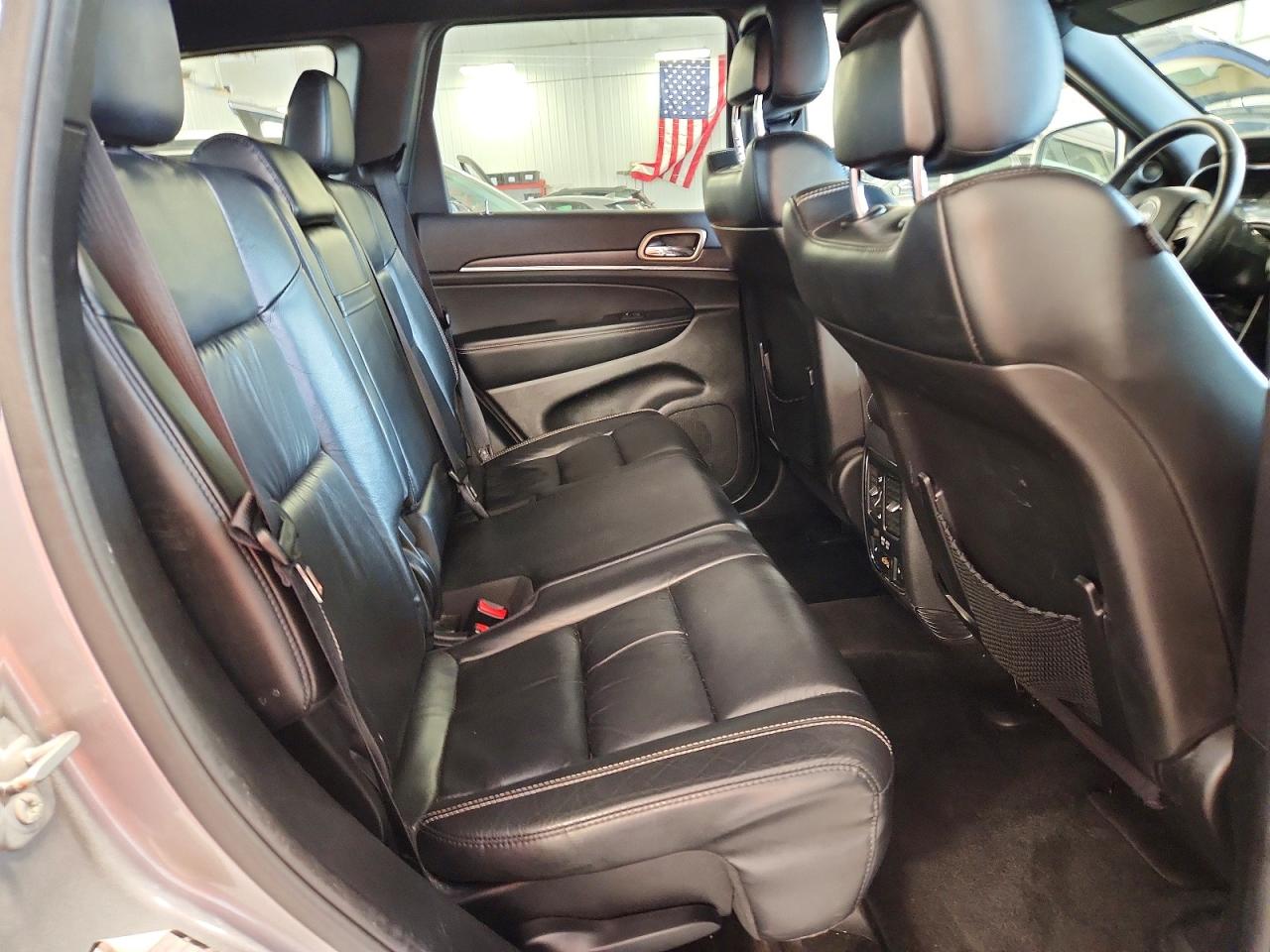 2015 Jeep Grand Cherokee Limited Silver vin: 1C4RJFBG9FC724195