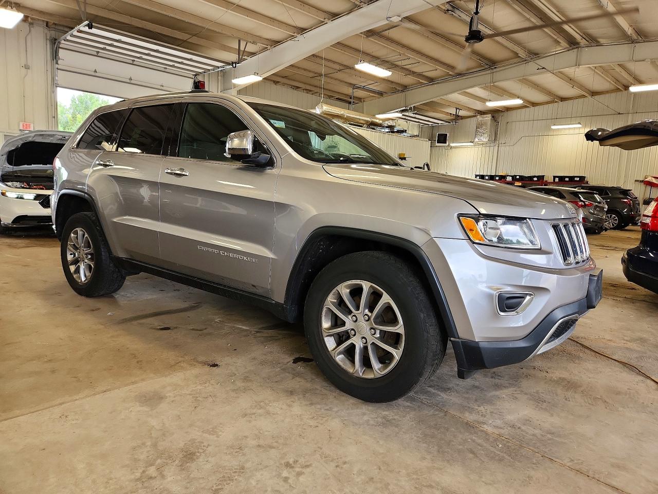 2015 Jeep Grand Cherokee Limited Silver vin: 1C4RJFBG9FC724195