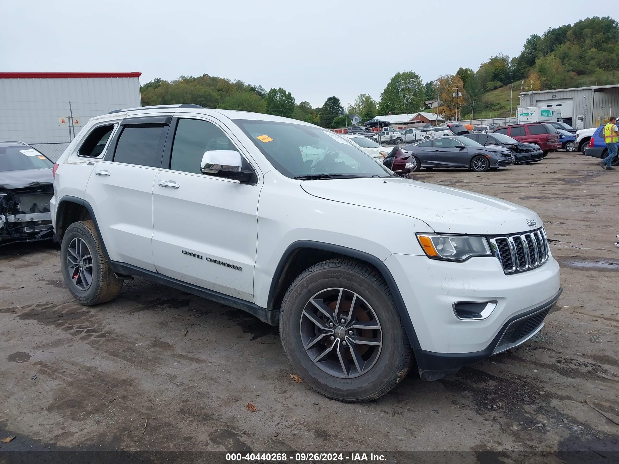 Price & History 2017 Jeep Grand Cherokee Limited 4x4 3.6l V-6 Dohc