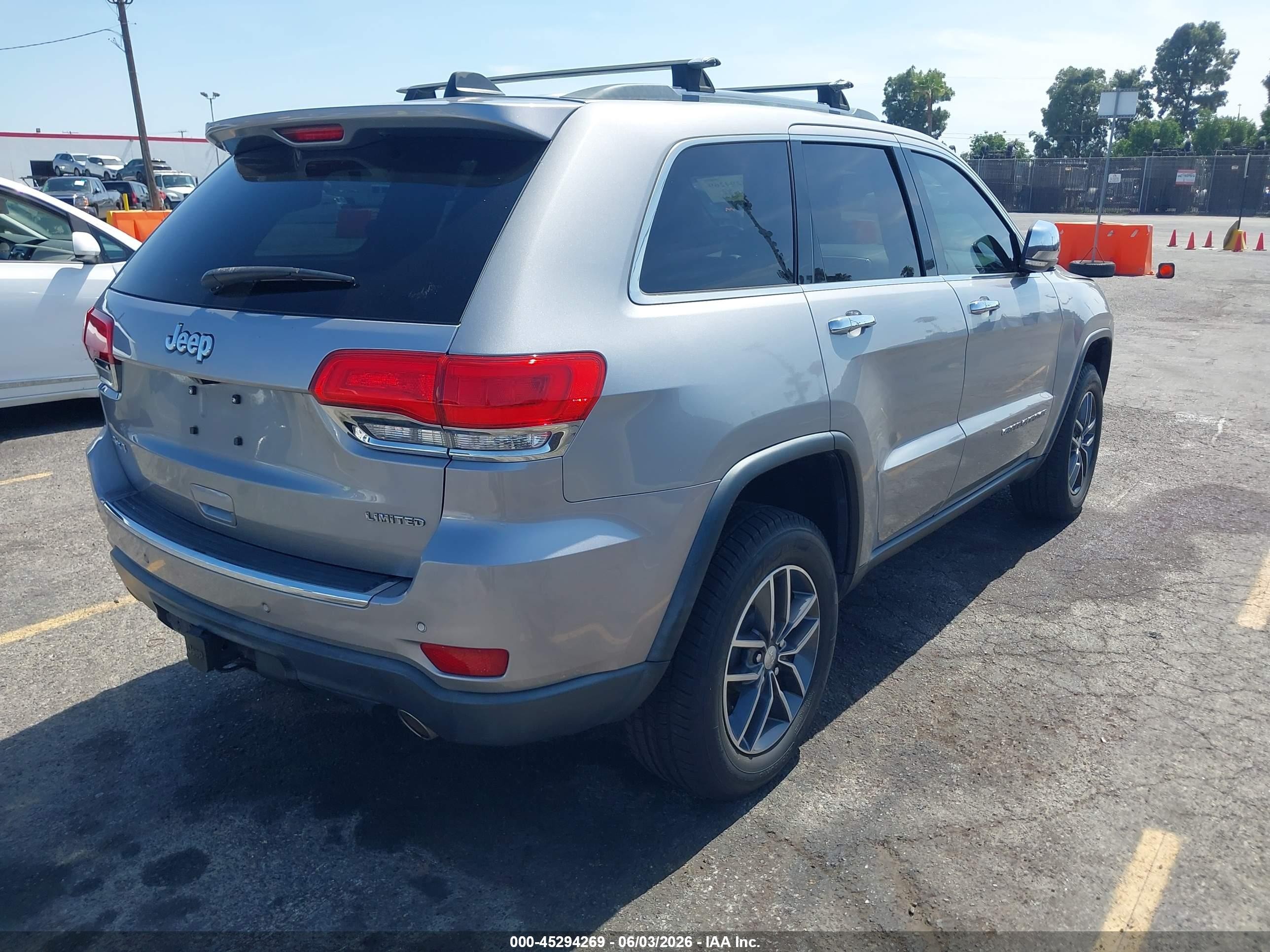 2017 Jeep Grand Cherokee Limited 4x4 Silver vin: 1C4RJFBG9HC939305