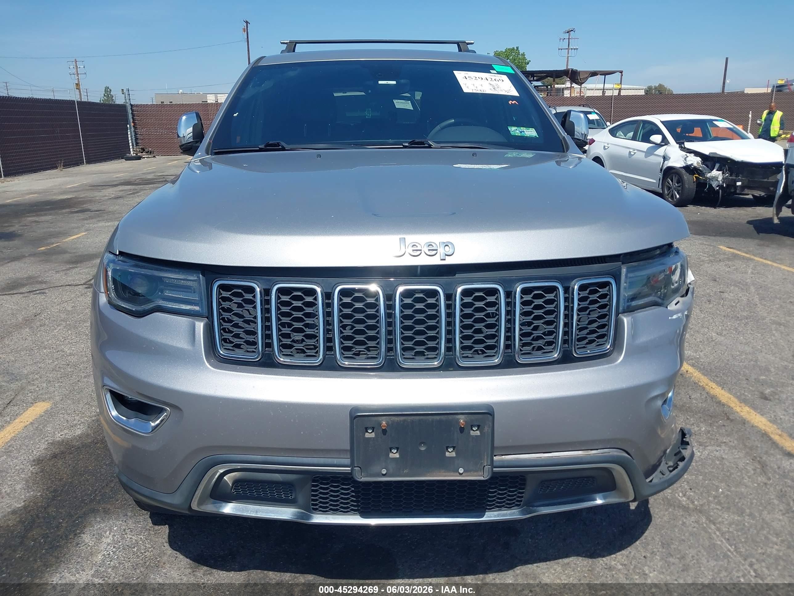 2017 Jeep Grand Cherokee Limited 4x4 Silver vin: 1C4RJFBG9HC939305