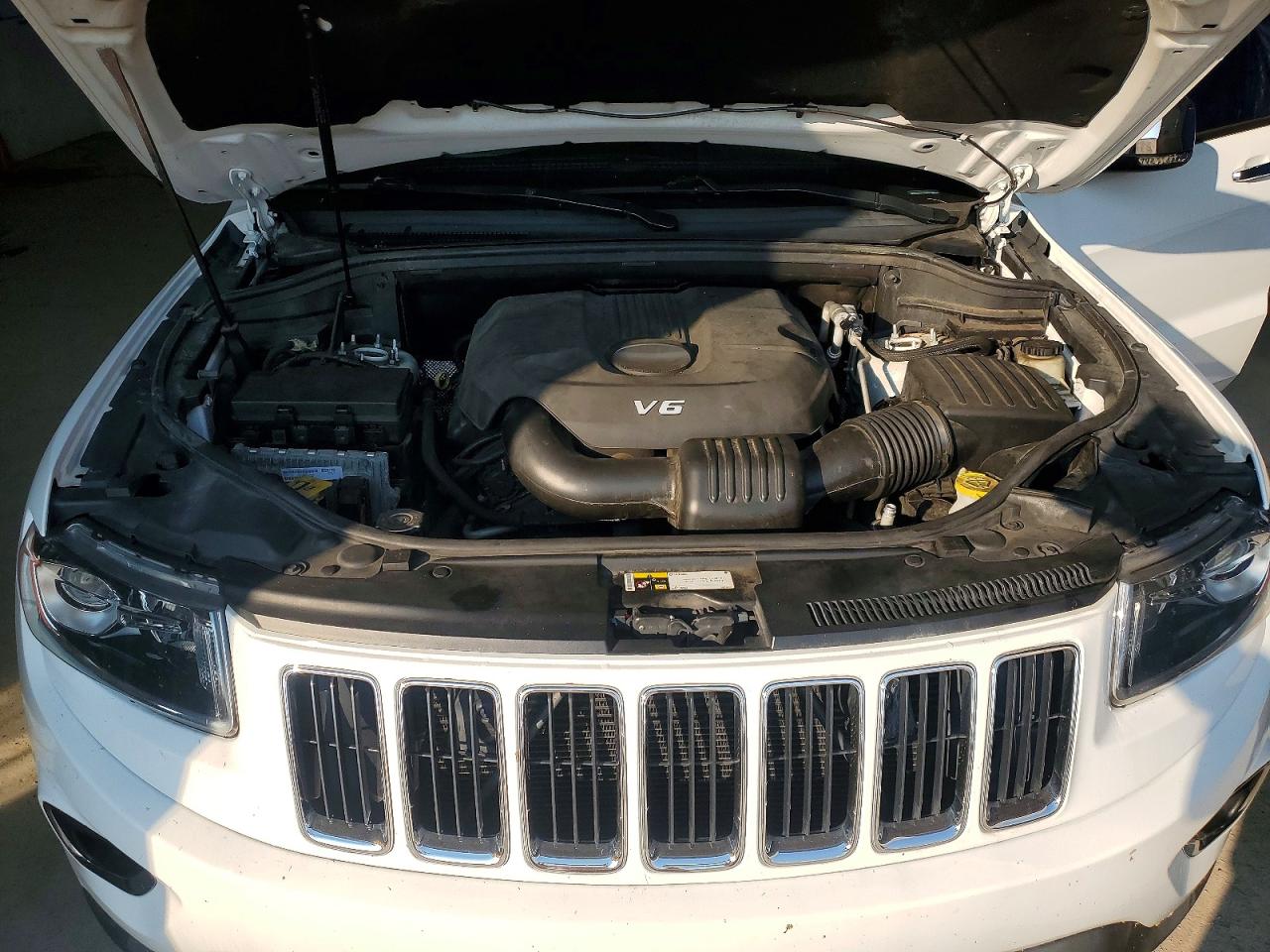 2014 Jeep Grand Cherokee Limited White vin: 1C4RJFBGXEC555268
