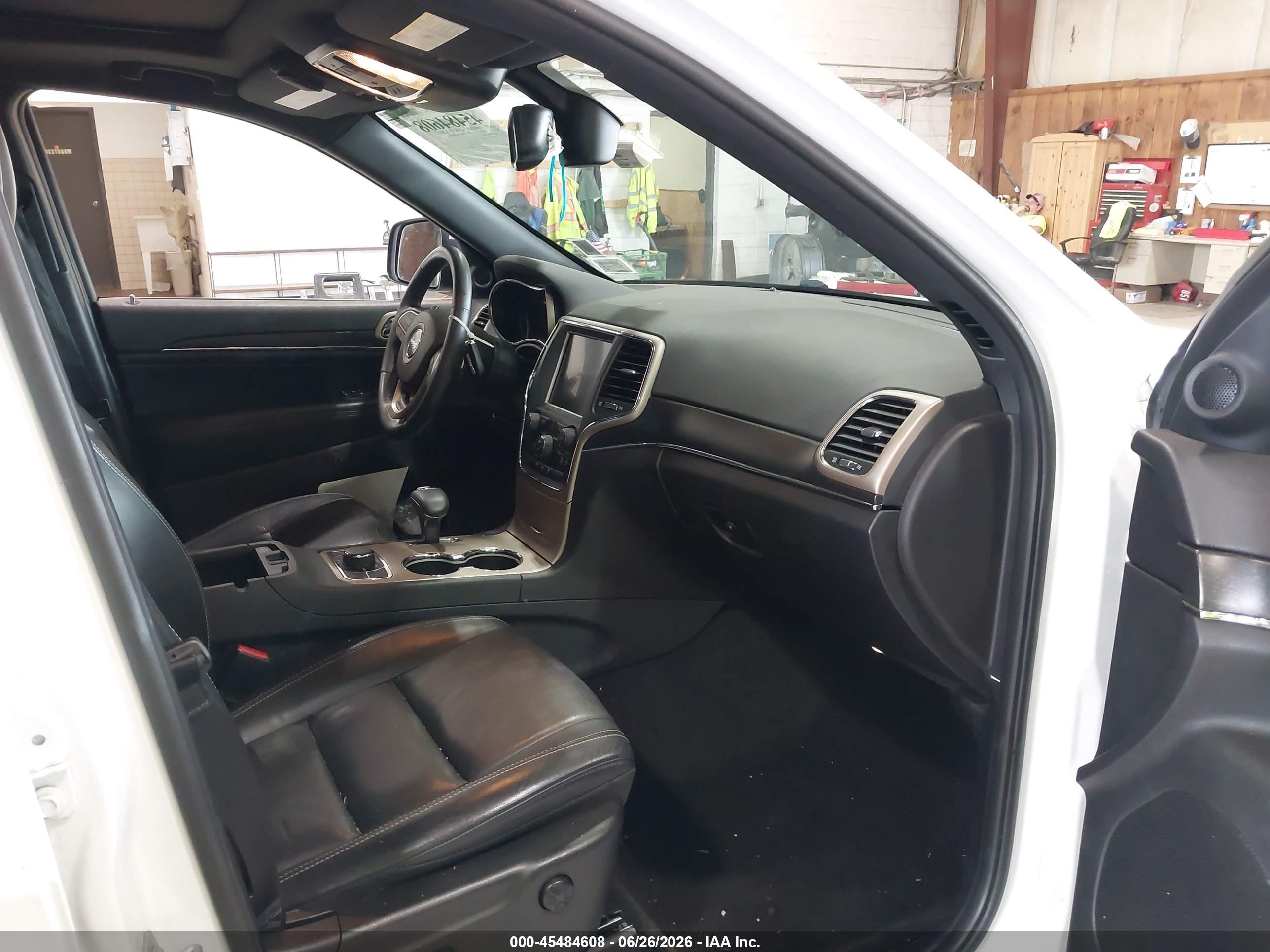 2015 Jeep Grand Cherokee Limited White vin: 1C4RJFBGXFC136001