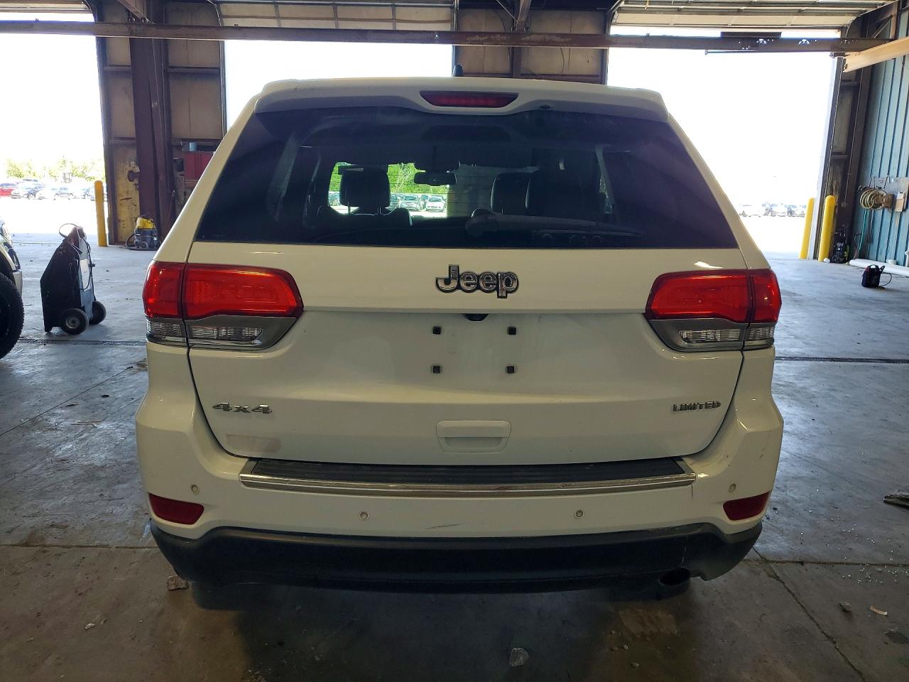 2015 Jeep Grand Cherokee Limited White vin: 1C4RJFBGXFC150447