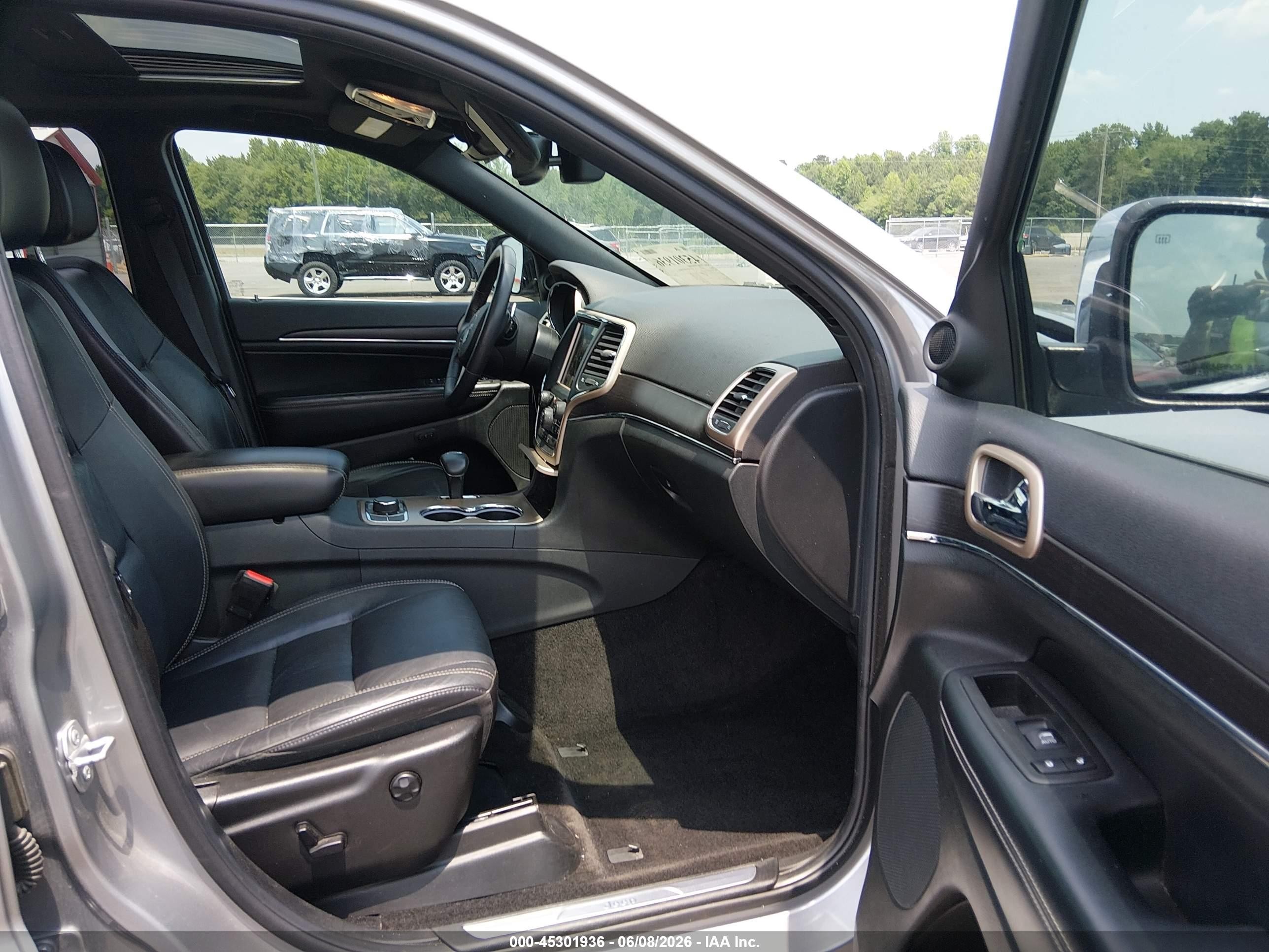 2015 Jeep Grand Cherokee Limited Silver vin: 1C4RJFBGXFC650169