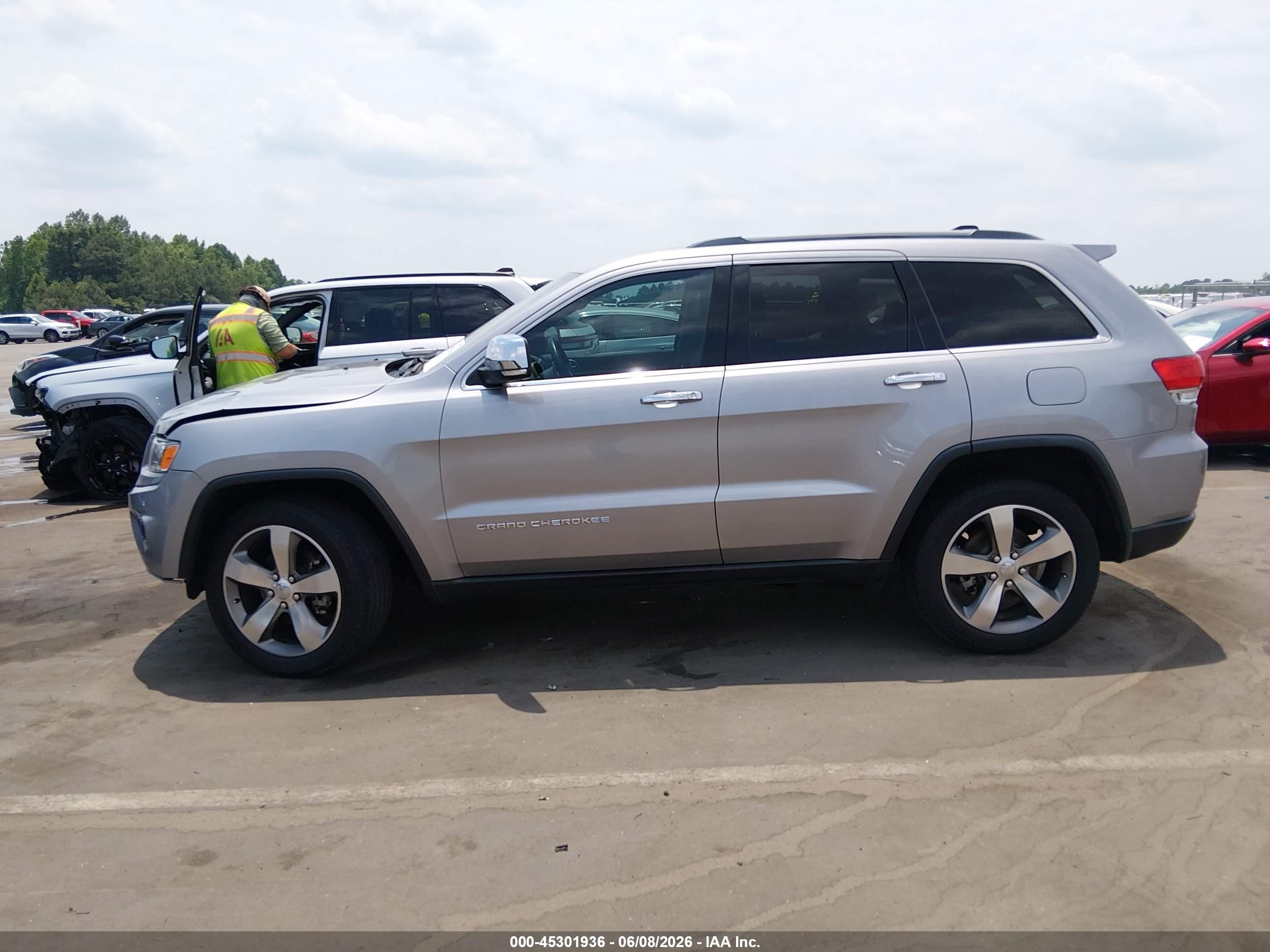2015 Jeep Grand Cherokee Limited Silver vin: 1C4RJFBGXFC650169