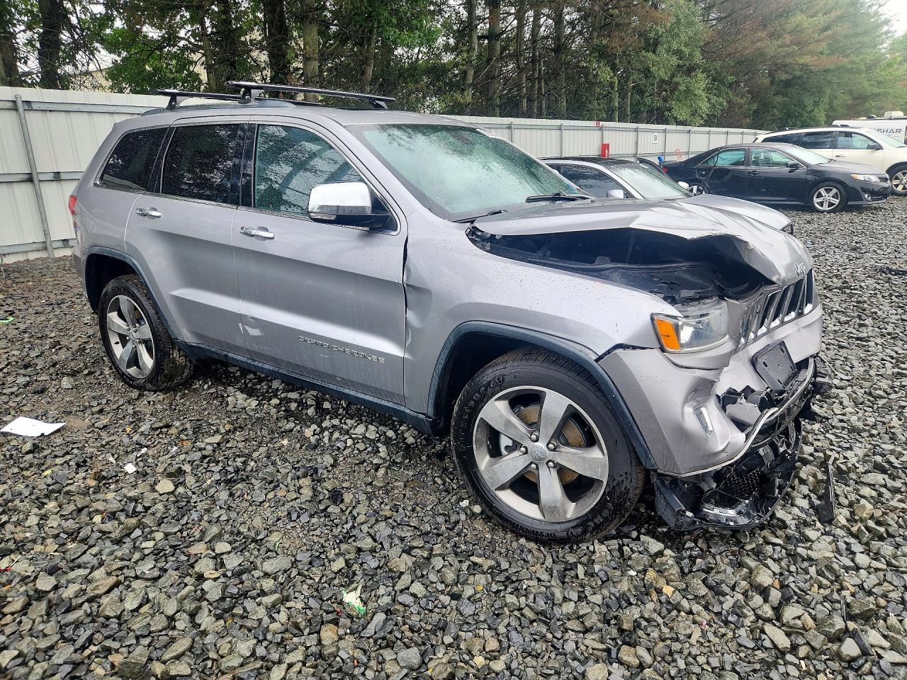 2015 Jeep Grand Cherokee Limited Silver vin: 1C4RJFBGXFC667828