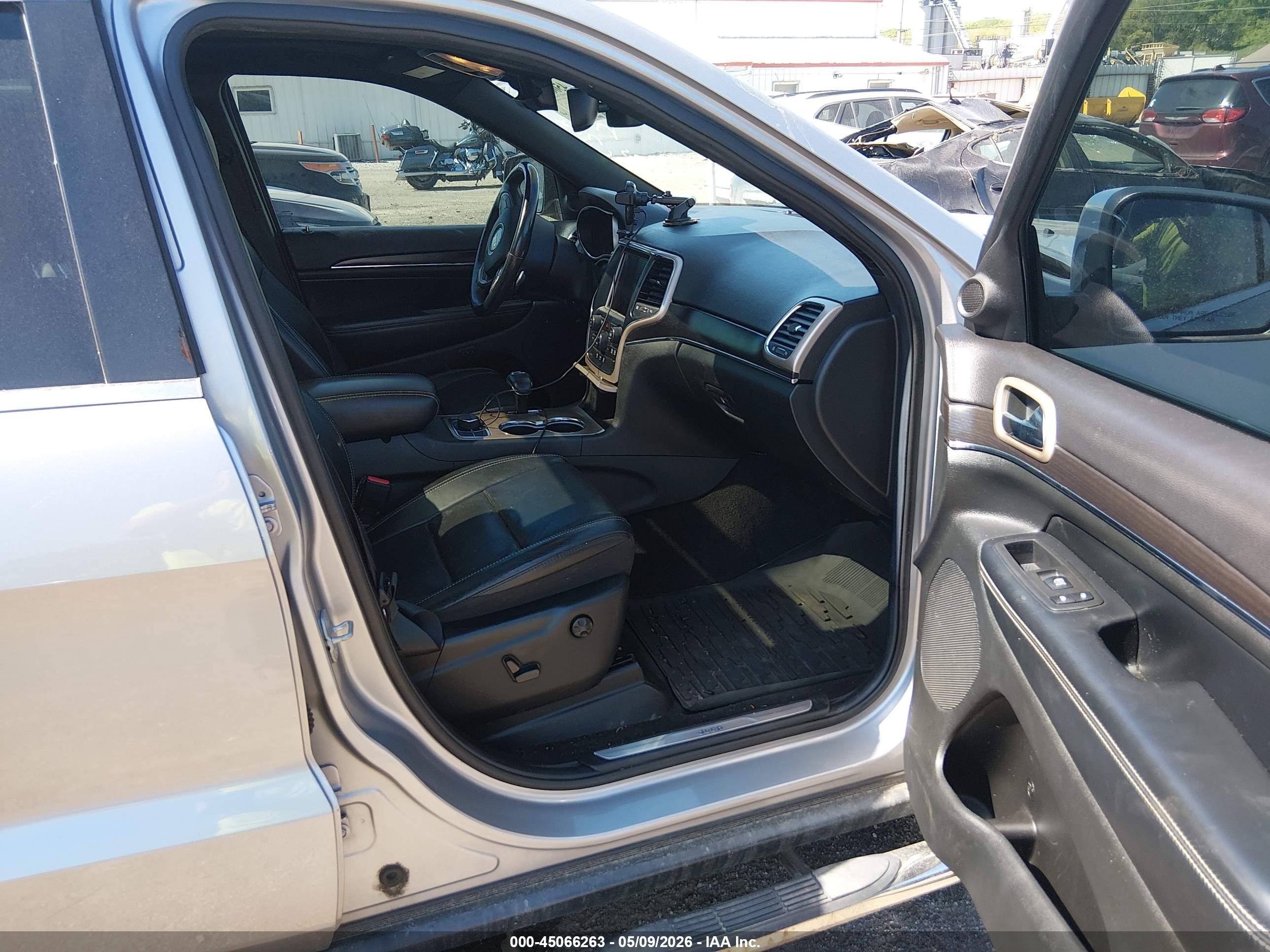 2014 Jeep Grand Cherokee Limited Silver vin: 1C4RJFBM2EC417312