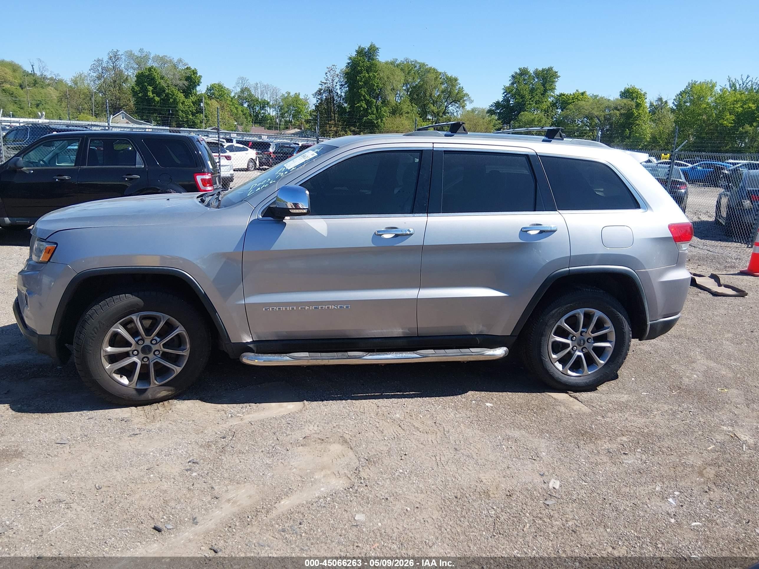 2014 Jeep Grand Cherokee Limited Silver vin: 1C4RJFBM2EC417312