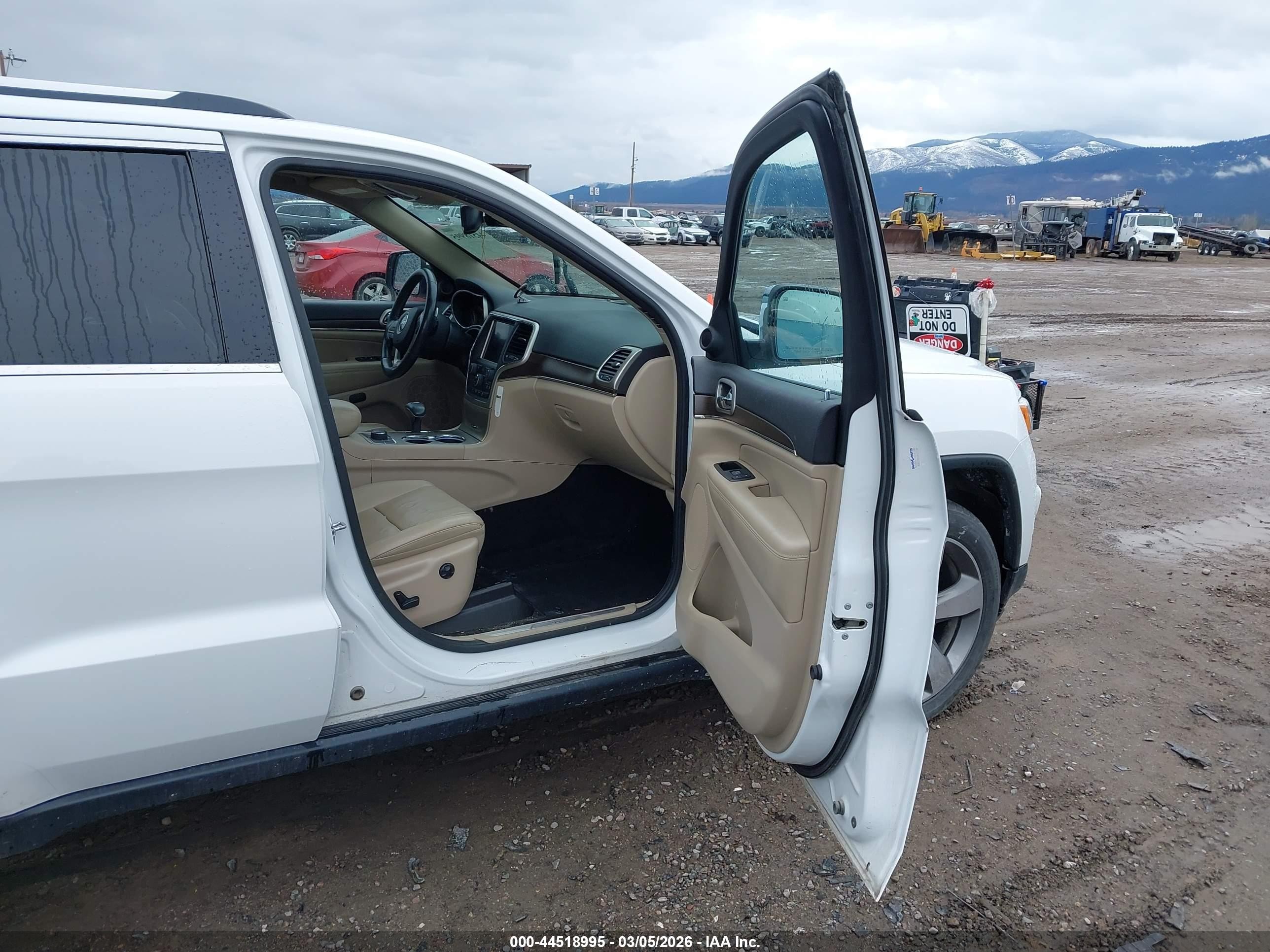 2015 Jeep Grand Cherokee Limited White vin: 1C4RJFBM8FC687646