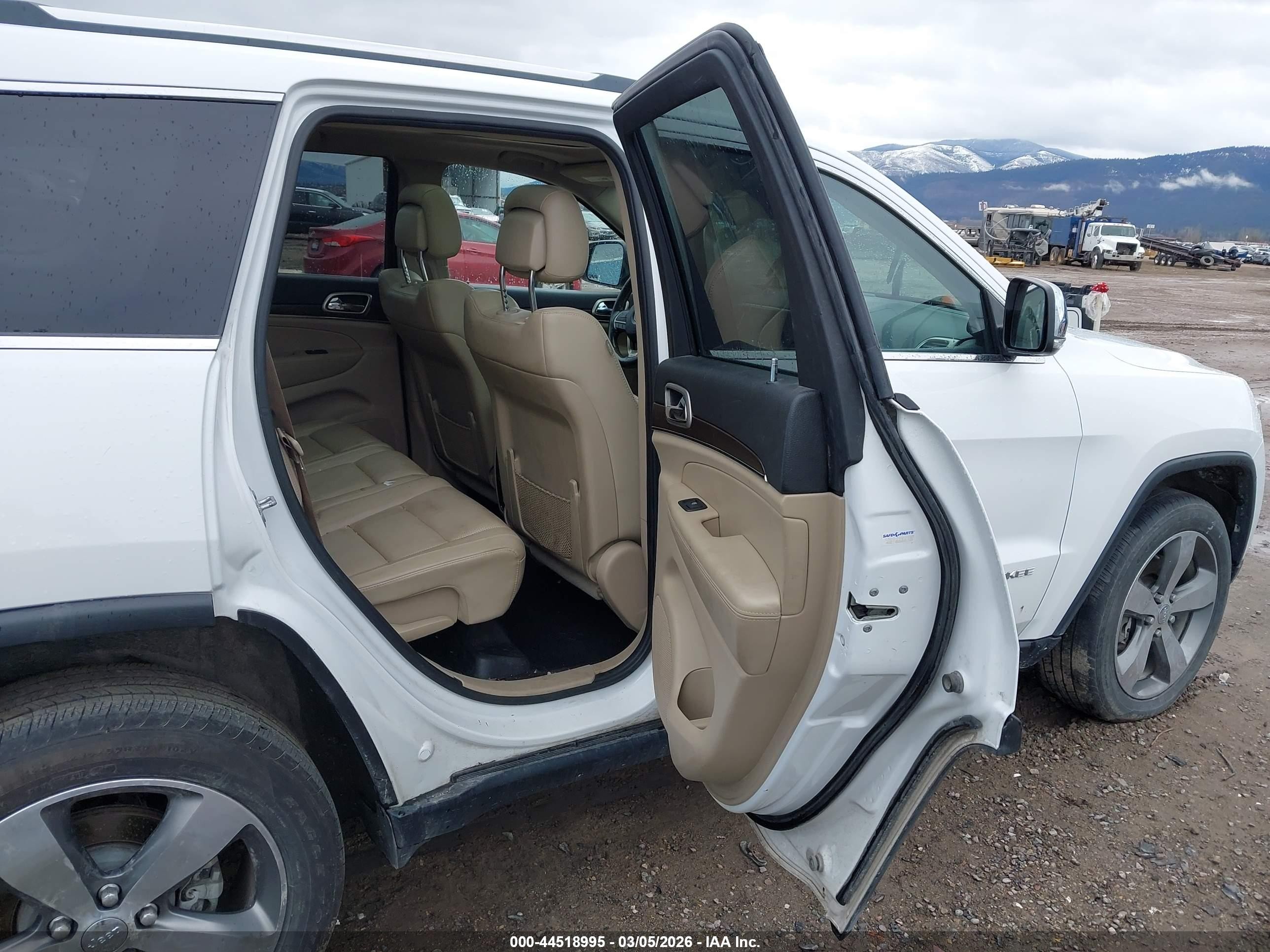 2015 Jeep Grand Cherokee Limited White vin: 1C4RJFBM8FC687646