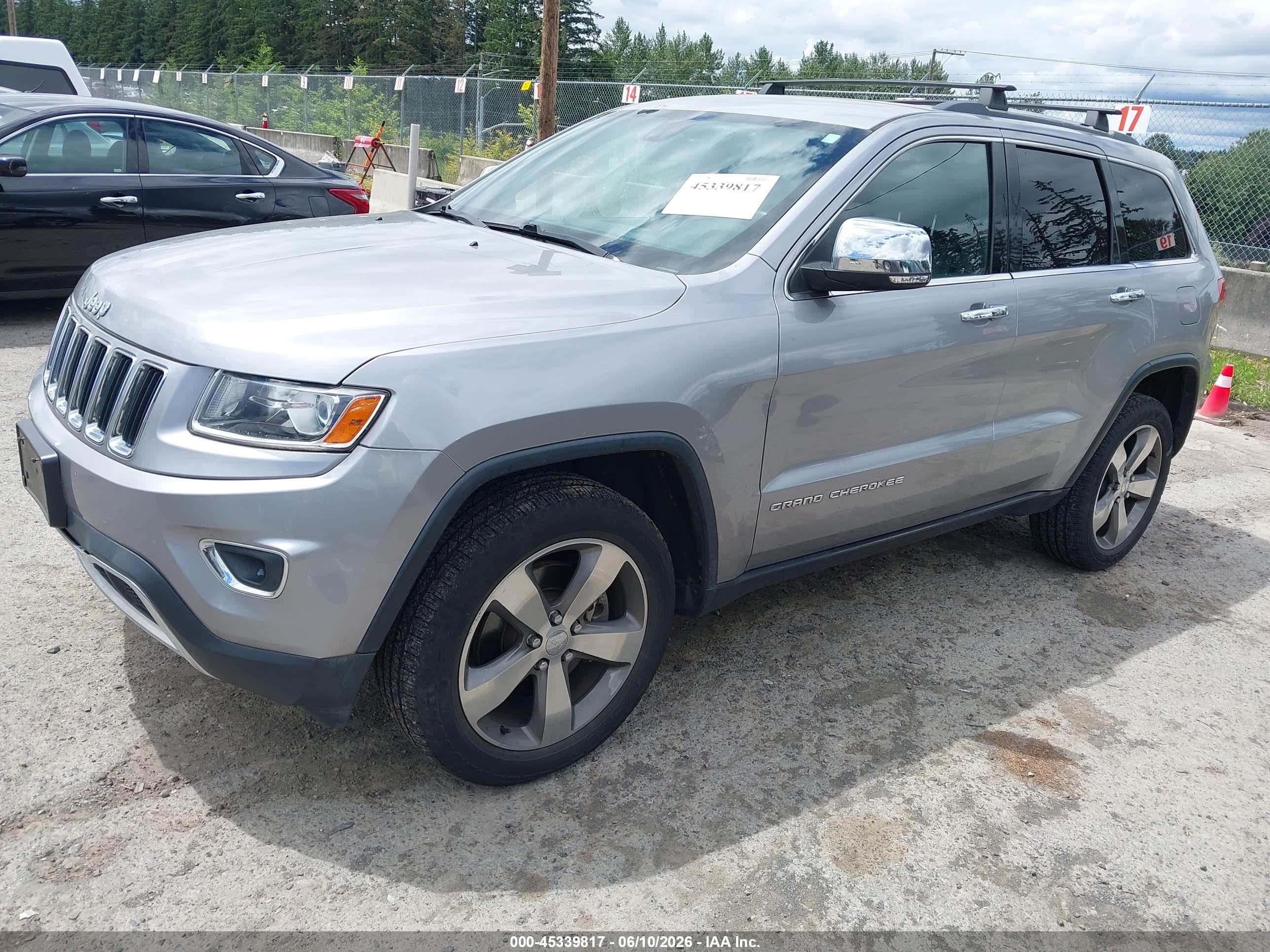 2015 Jeep Grand Cherokee Limited Silver vin: 1C4RJFBMXFC882017