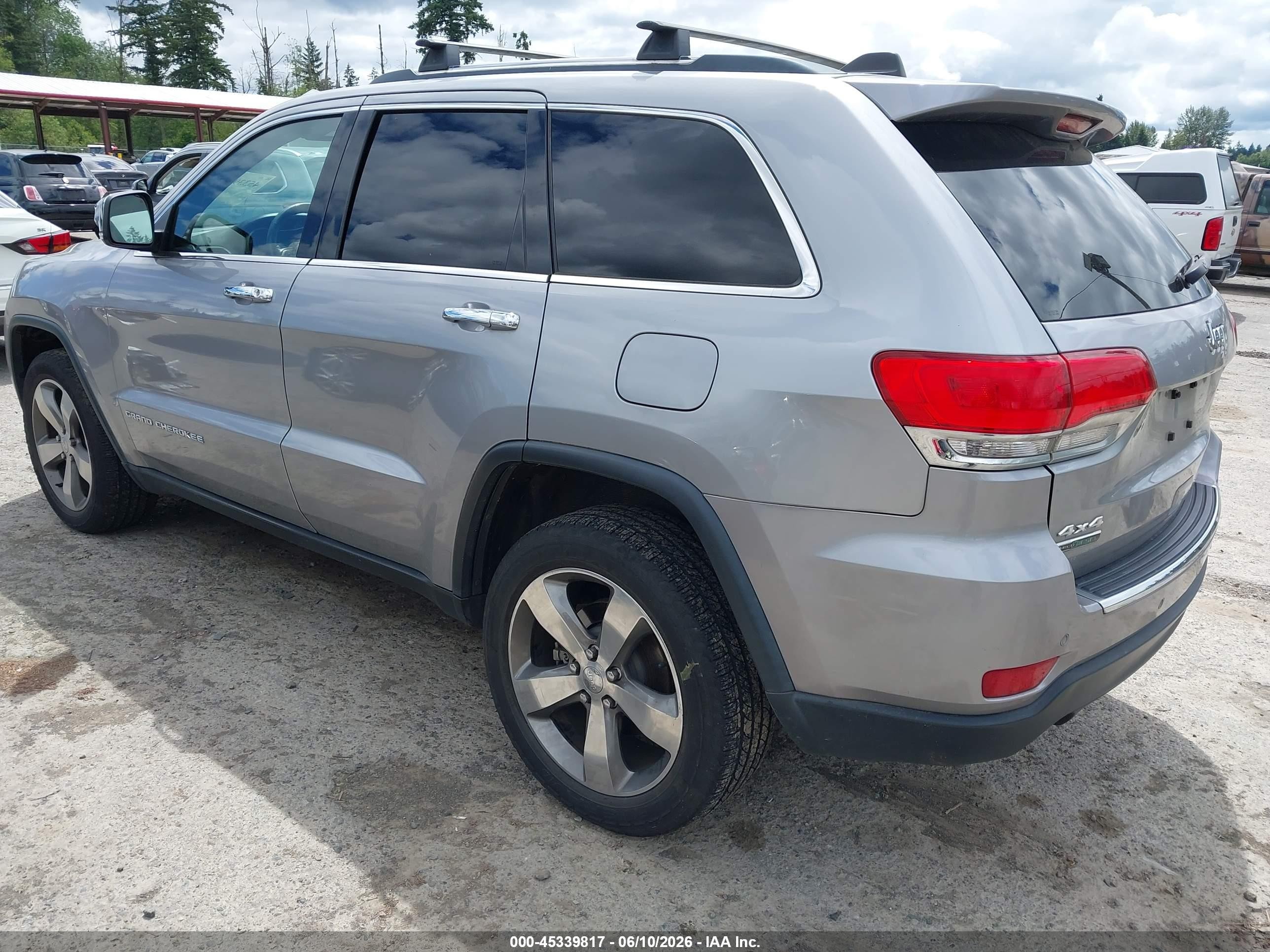 2015 Jeep Grand Cherokee Limited Silver vin: 1C4RJFBMXFC882017
