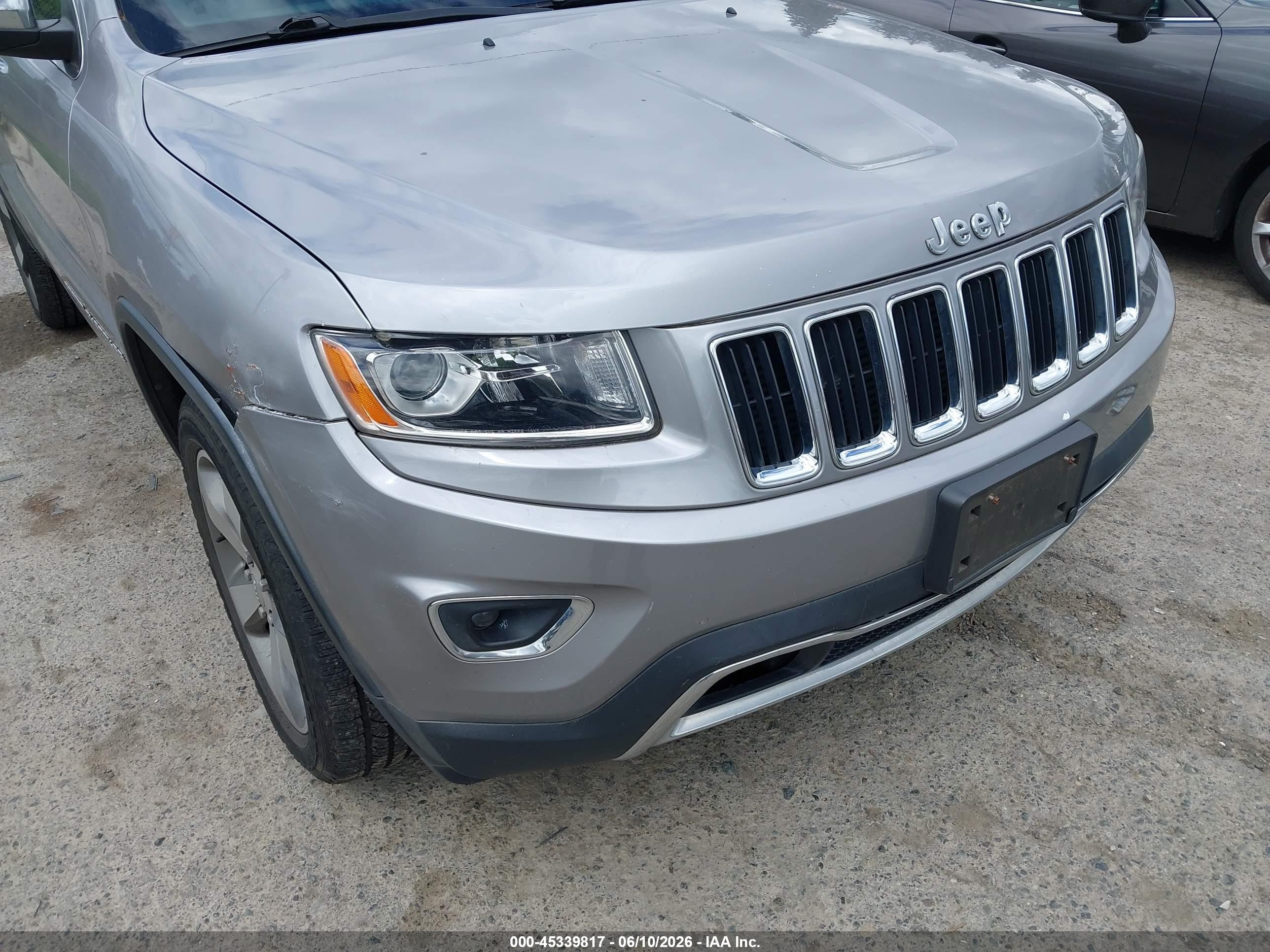 2015 Jeep Grand Cherokee Limited Silver vin: 1C4RJFBMXFC882017