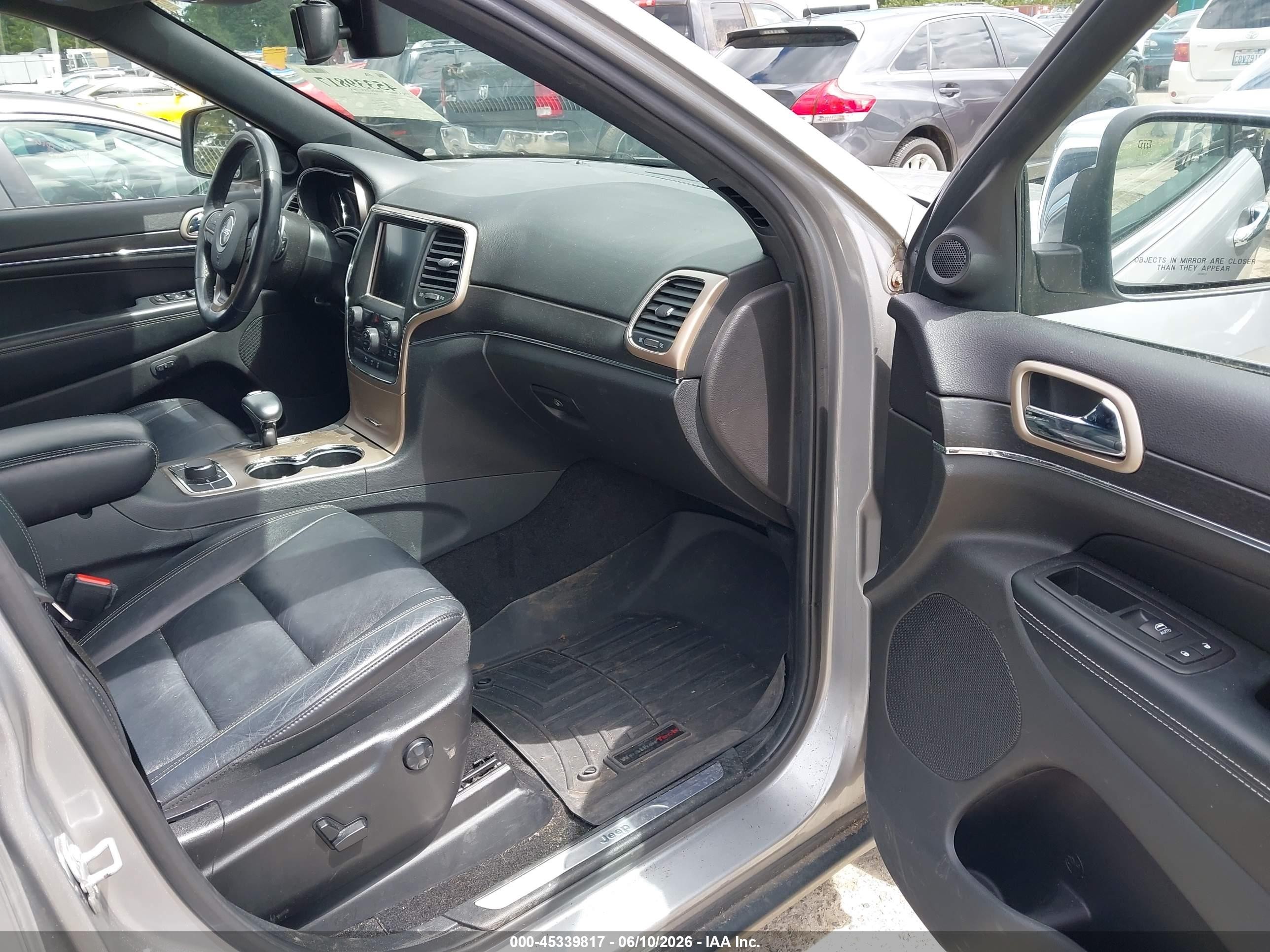 2015 Jeep Grand Cherokee Limited Silver vin: 1C4RJFBMXFC882017